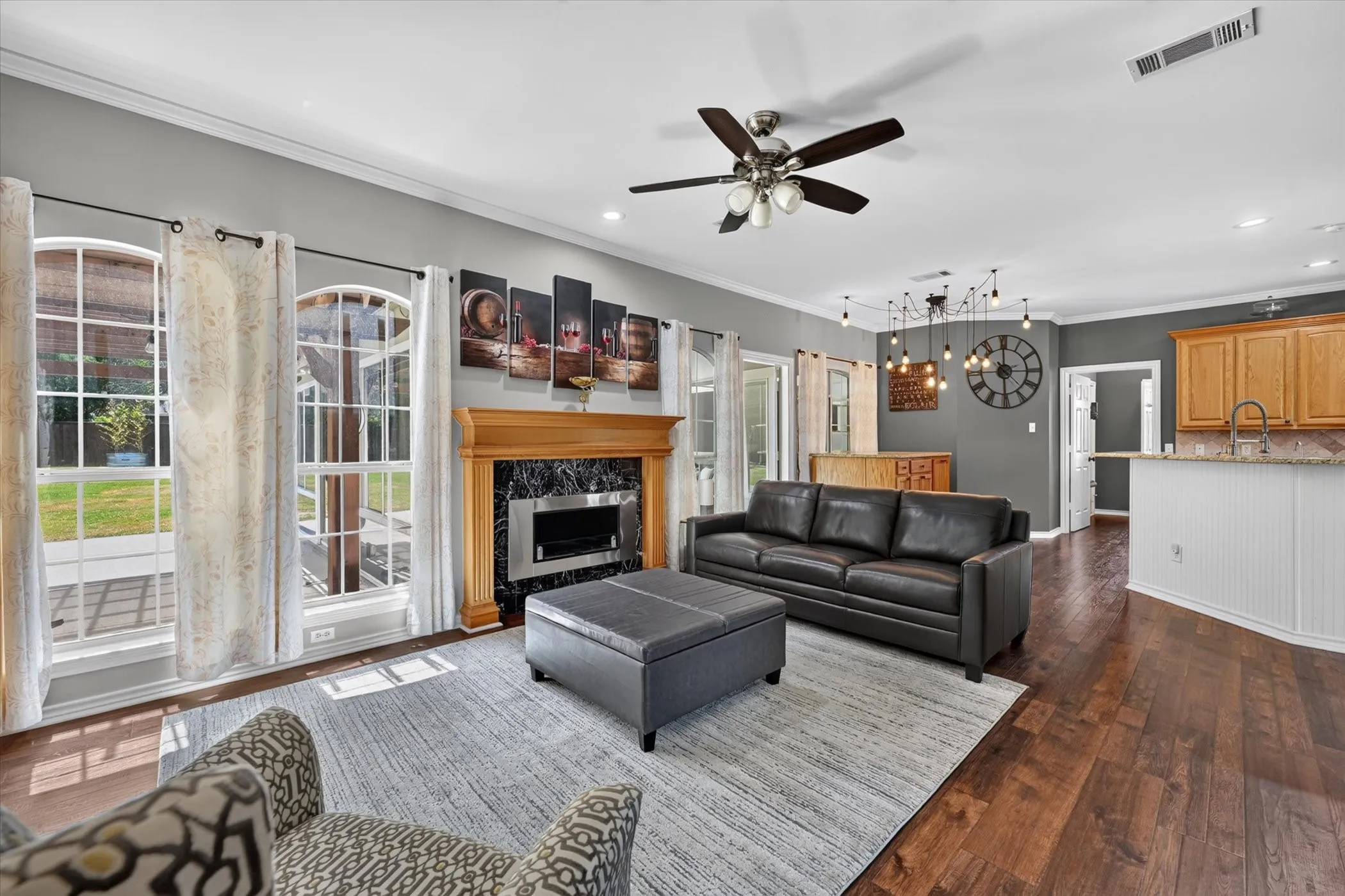 Single Family Residence For Sale in Denton County , 11071 Windjammer Drive, Frisco, Texas 75036, 3 Bedroom, 3 Bathroom, 3 Garage spaces, 2,652 Sqft, built in 1996, mls#21358511, Real Estate Agent in Frisco, Homes For Sale in Denton county, Homes For Sale in Frisco, Realtor in Frisco Texas, Real Estate Brokerage Independent Realty Texas, Luminita Cordes Realtor