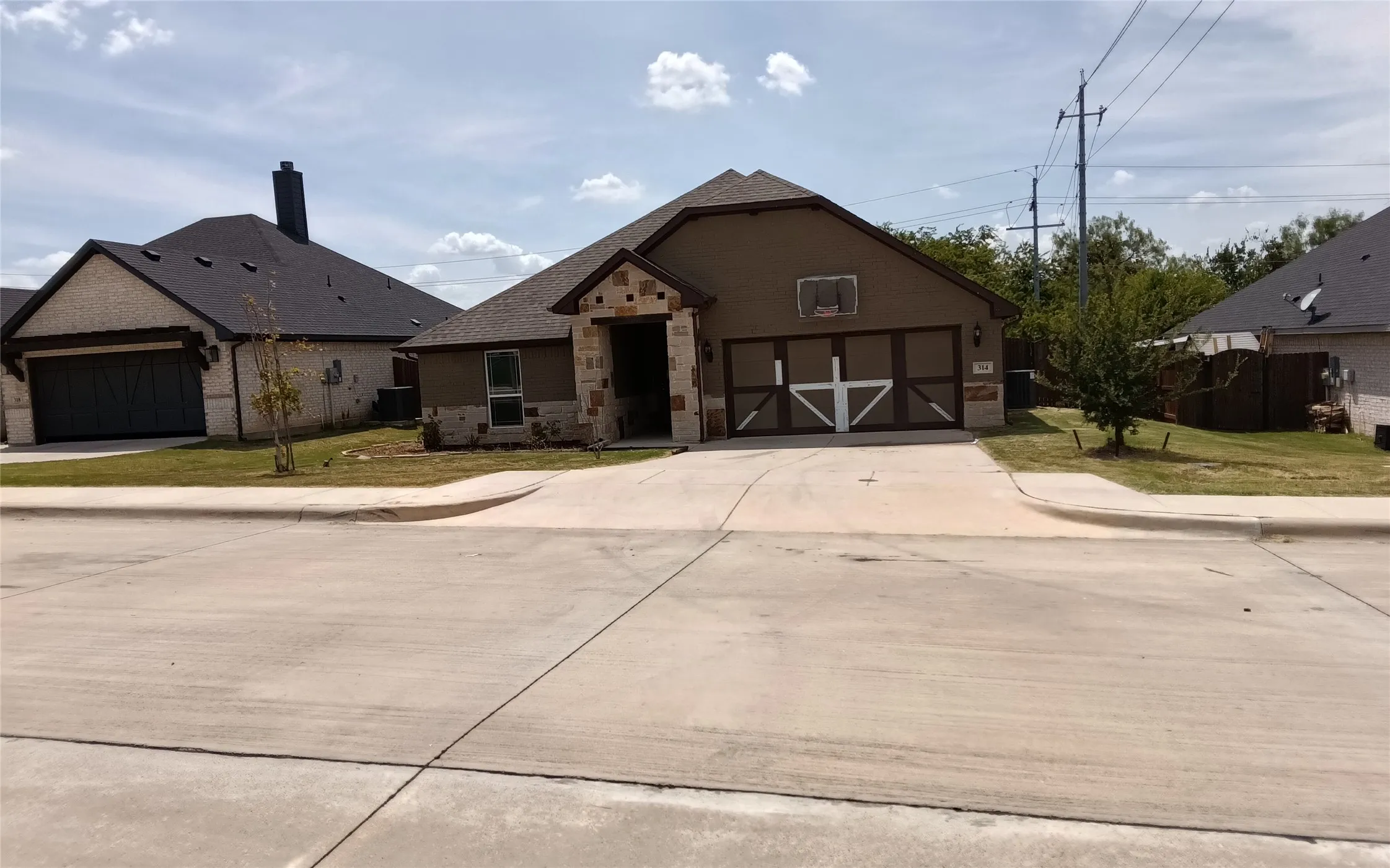 Single Family Residence For Sale in Parker County , 314 Pleasant View Drive, Weatherford, Texas 76086, 4 Bedroom, 2 Bathroom, 2 Garage spaces, 1,810 Sqft, built in 2021, mls#21358498, Real Estate Agent in Weatherford, Homes For Sale in Parker county, Homes For Sale in Weatherford, Realtor in Weatherford Texas, Real Estate Brokerage Independent Realty Texas, Luminita Cordes Realtor