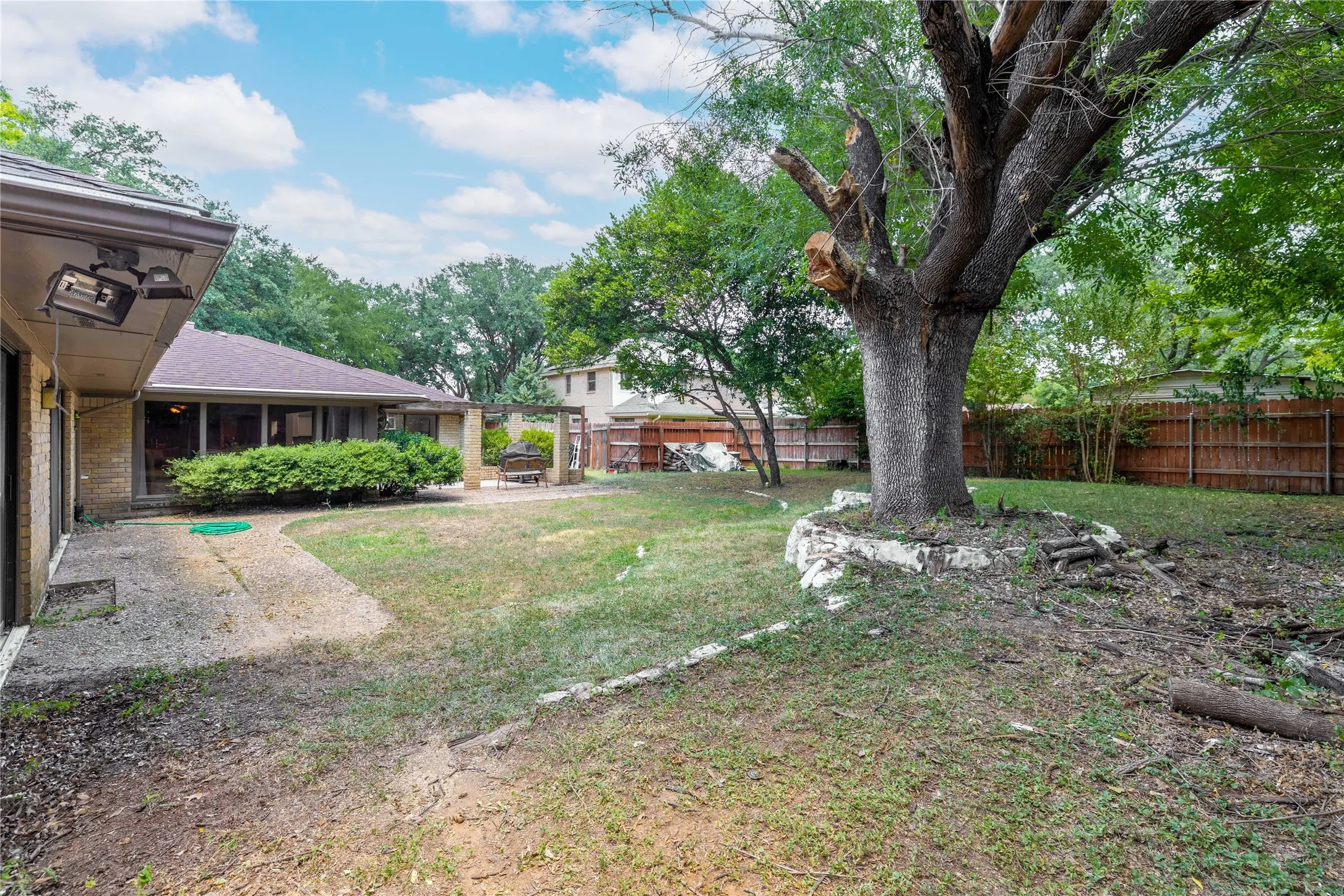 Single Family Residence For Sale in Brown County , 15 Canyon Creek Drive, Brownwood, Texas 76801, 3 Bedroom, 3 Bathroom, 2 Garage spaces, 3,239 Sqft, built in 1977, mls#21358277, Real Estate Agent in Brownwood, Homes For Sale in Brown county, Homes For Sale in Brownwood, Realtor in Brownwood Texas, Real Estate Brokerage Independent Realty Texas, Luminita Cordes Realtor