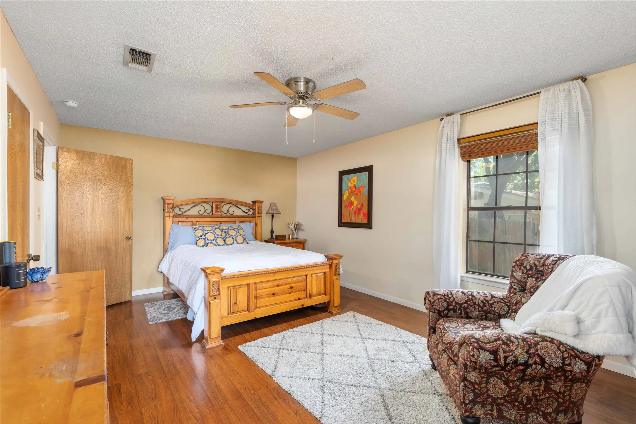 Single Family Residence For Sale in Brown County , 15 Canyon Creek Drive, Brownwood, Texas 76801, 3 Bedroom, 3 Bathroom, 2 Garage spaces, 3,239 Sqft, built in 1977, mls#21358277, Real Estate Agent in Brownwood, Homes For Sale in Brown county, Homes For Sale in Brownwood, Realtor in Brownwood Texas, Real Estate Brokerage Independent Realty Texas, Luminita Cordes Realtor