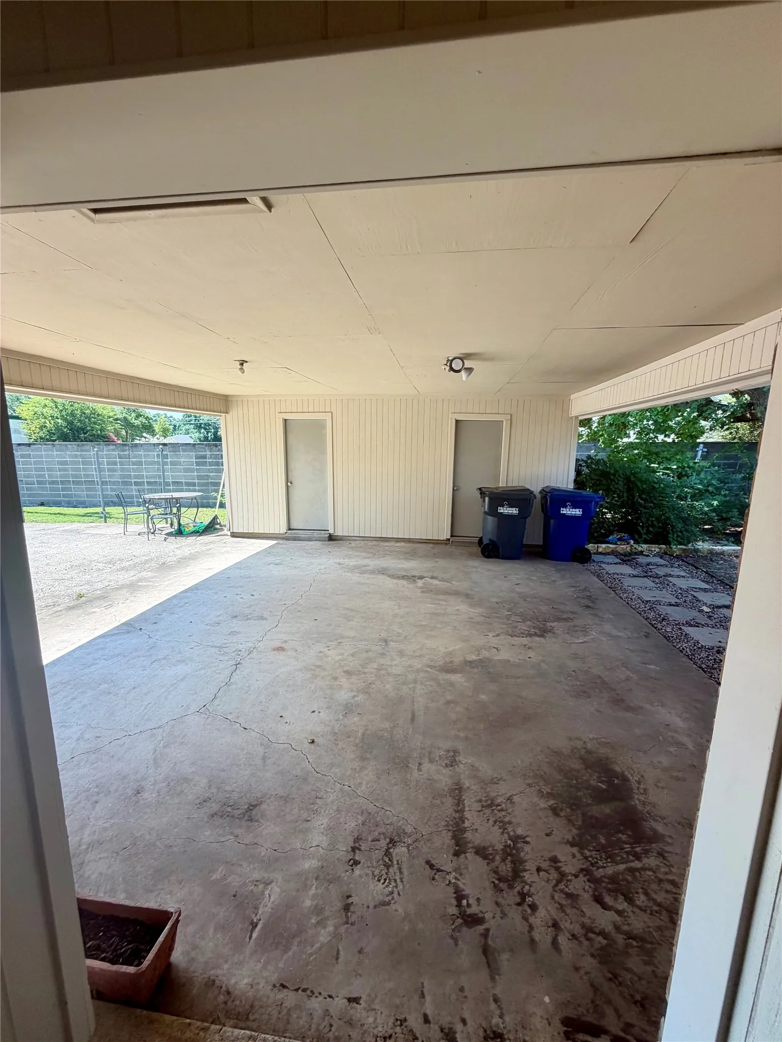 Duplex For Rent in Collin County , 106 Westpark Drive N, Mc Kinney, Texas 75071, 2 Bedroom, 2 Bathroom, Garage spaces, 1,311 Sqft, built in 1980, mls#21317530, Real Estate Agent in Mc Kinney, Homes For Rent in Collin county, Homes For Rent in Mc Kinney, Realtor in Mc Kinney Texas, Real Estate Brokerage Independent Realty Texas, Luminita Cordes Realtor