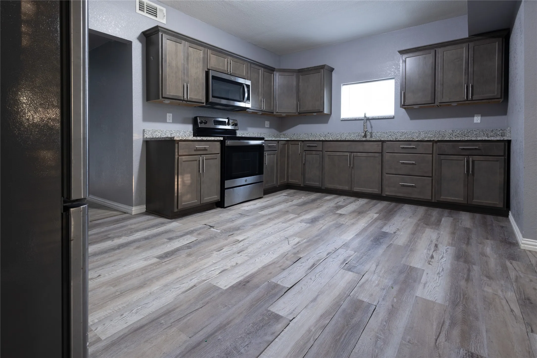 Single Family Residence For Sale in Limestone County , 310 S Rusk Street, Groesbeck, Texas 76642, 7 Bedroom, 4 Bathroom, Garage spaces, 3,035 Sqft, built in 1978, mls#21350801, Real Estate Agent in Groesbeck, Homes For Sale in Limestone county, Homes For Sale in Groesbeck, Realtor in Groesbeck Texas, Real Estate Brokerage Independent Realty Texas, Luminita Cordes Realtor