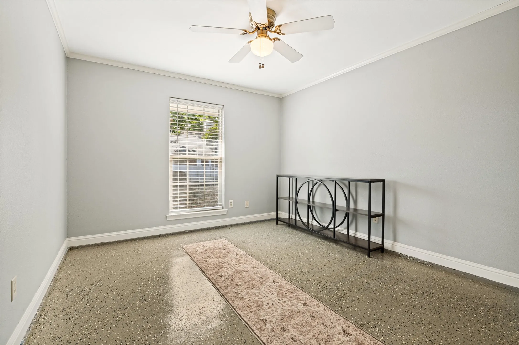 Single Family Residence For Sale in Tarrant County , 2401 Radcliffe Drive, Arlington, Texas 76012, 3 Bedroom, 2 Bathroom, 2 Garage spaces, 2,049 Sqft, built in 1977, mls#21358519, Real Estate Agent in Arlington, Homes For Sale in Tarrant county, Homes For Sale in Arlington, Realtor in Arlington Texas, Real Estate Brokerage Independent Realty Texas, Luminita Cordes Realtor