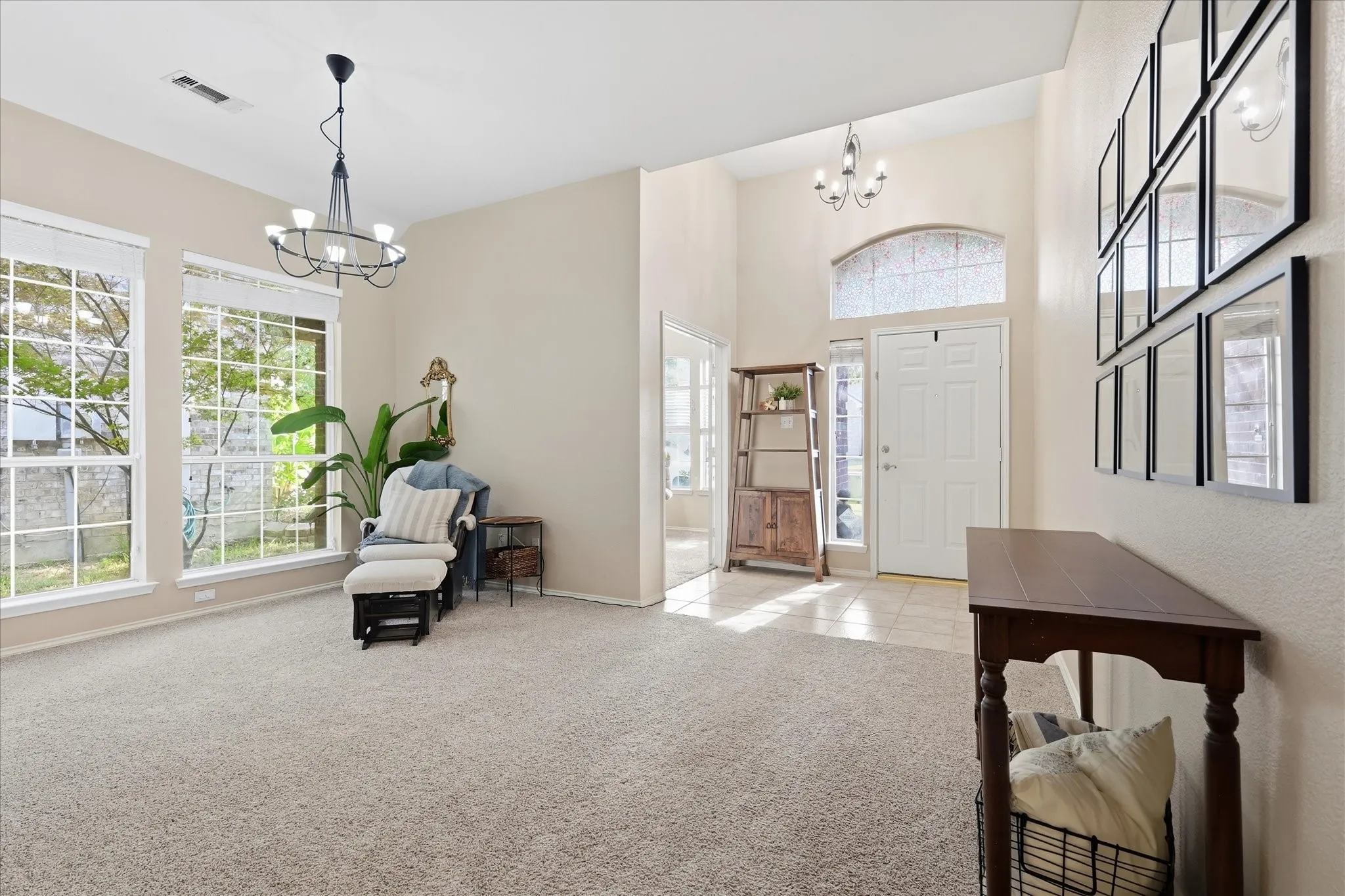 Single Family Residence For Sale in Dallas County , 1621 Nicole Lane, Garland, Texas 75040, 3 Bedroom, 2 Bathroom, 2 Garage spaces, 1,960 Sqft, built in 1999, mls#21358505, Real Estate Agent in Garland, Homes For Sale in Dallas county, Homes For Sale in Garland, Realtor in Garland Texas, Real Estate Brokerage Independent Realty Texas, Luminita Cordes Realtor