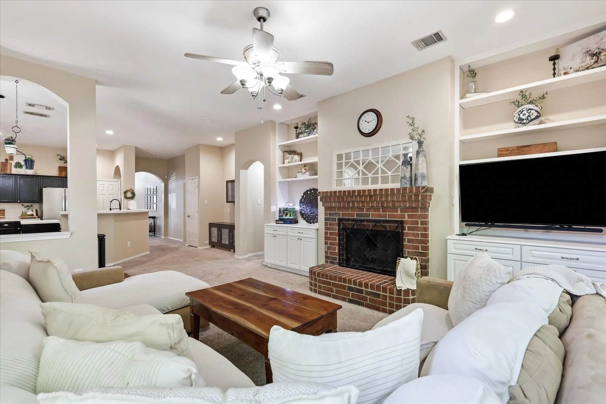 Single Family Residence For Sale in Dallas County , 1621 Nicole Lane, Garland, Texas 75040, 3 Bedroom, 2 Bathroom, 2 Garage spaces, 1,960 Sqft, built in 1999, mls#21358505, Real Estate Agent in Garland, Homes For Sale in Dallas county, Homes For Sale in Garland, Realtor in Garland Texas, Real Estate Brokerage Independent Realty Texas, Luminita Cordes Realtor