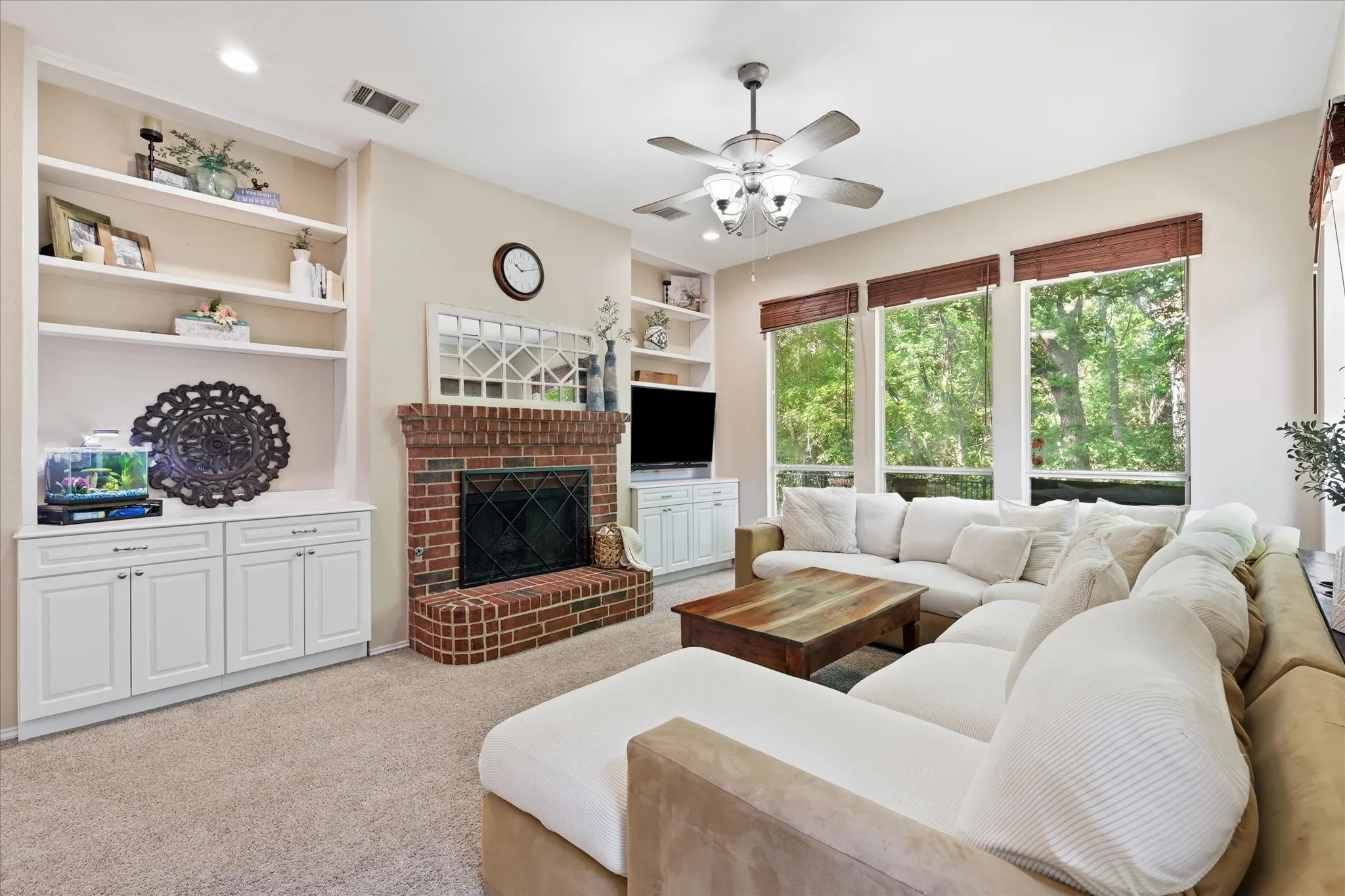 Single Family Residence For Sale in Dallas County , 1621 Nicole Lane, Garland, Texas 75040, 3 Bedroom, 2 Bathroom, 2 Garage spaces, 1,960 Sqft, built in 1999, mls#21358505, Real Estate Agent in Garland, Homes For Sale in Dallas county, Homes For Sale in Garland, Realtor in Garland Texas, Real Estate Brokerage Independent Realty Texas, Luminita Cordes Realtor
