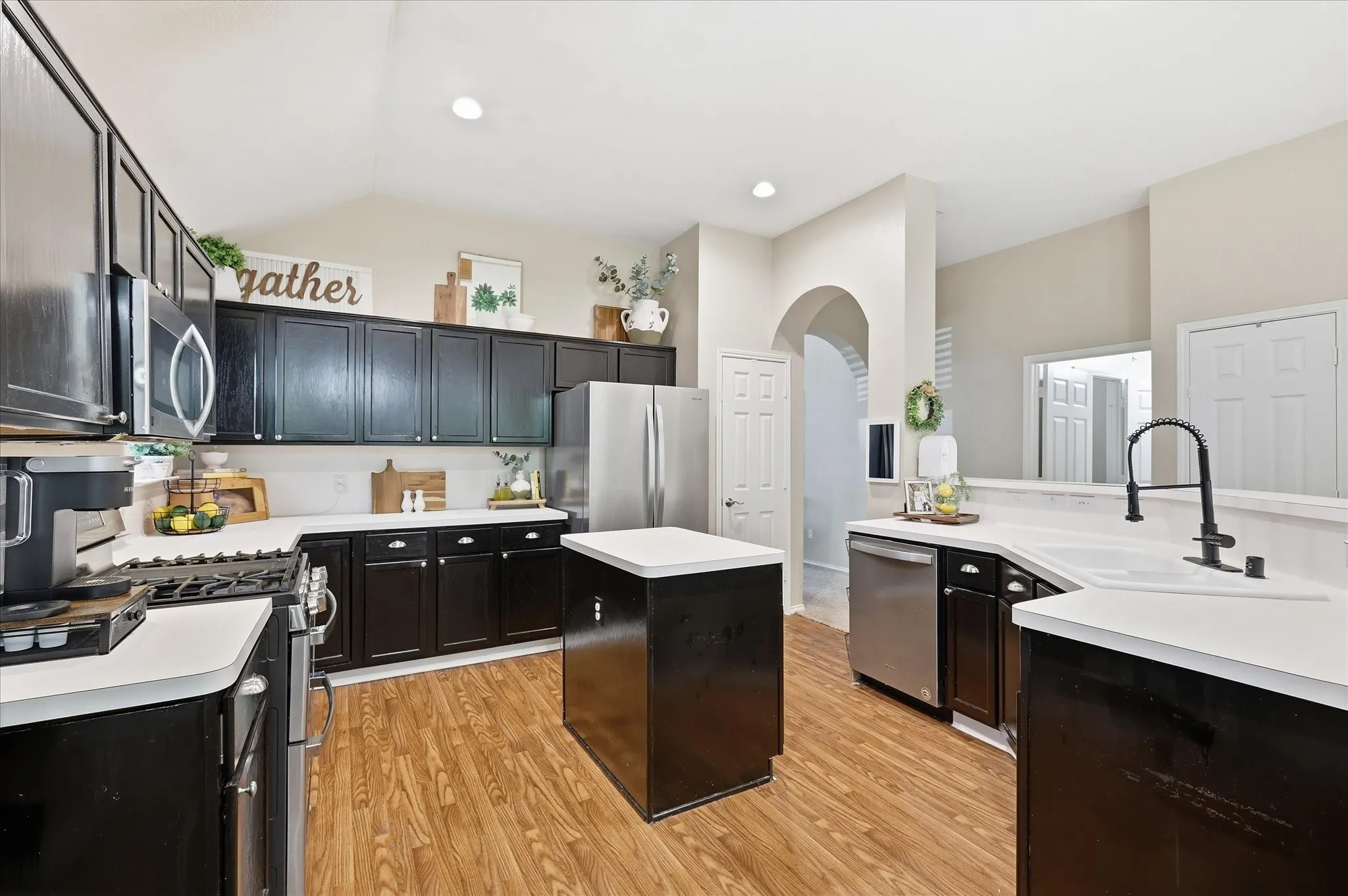 Single Family Residence For Sale in Dallas County , 1621 Nicole Lane, Garland, Texas 75040, 3 Bedroom, 2 Bathroom, 2 Garage spaces, 1,960 Sqft, built in 1999, mls#21358505, Real Estate Agent in Garland, Homes For Sale in Dallas county, Homes For Sale in Garland, Realtor in Garland Texas, Real Estate Brokerage Independent Realty Texas, Luminita Cordes Realtor