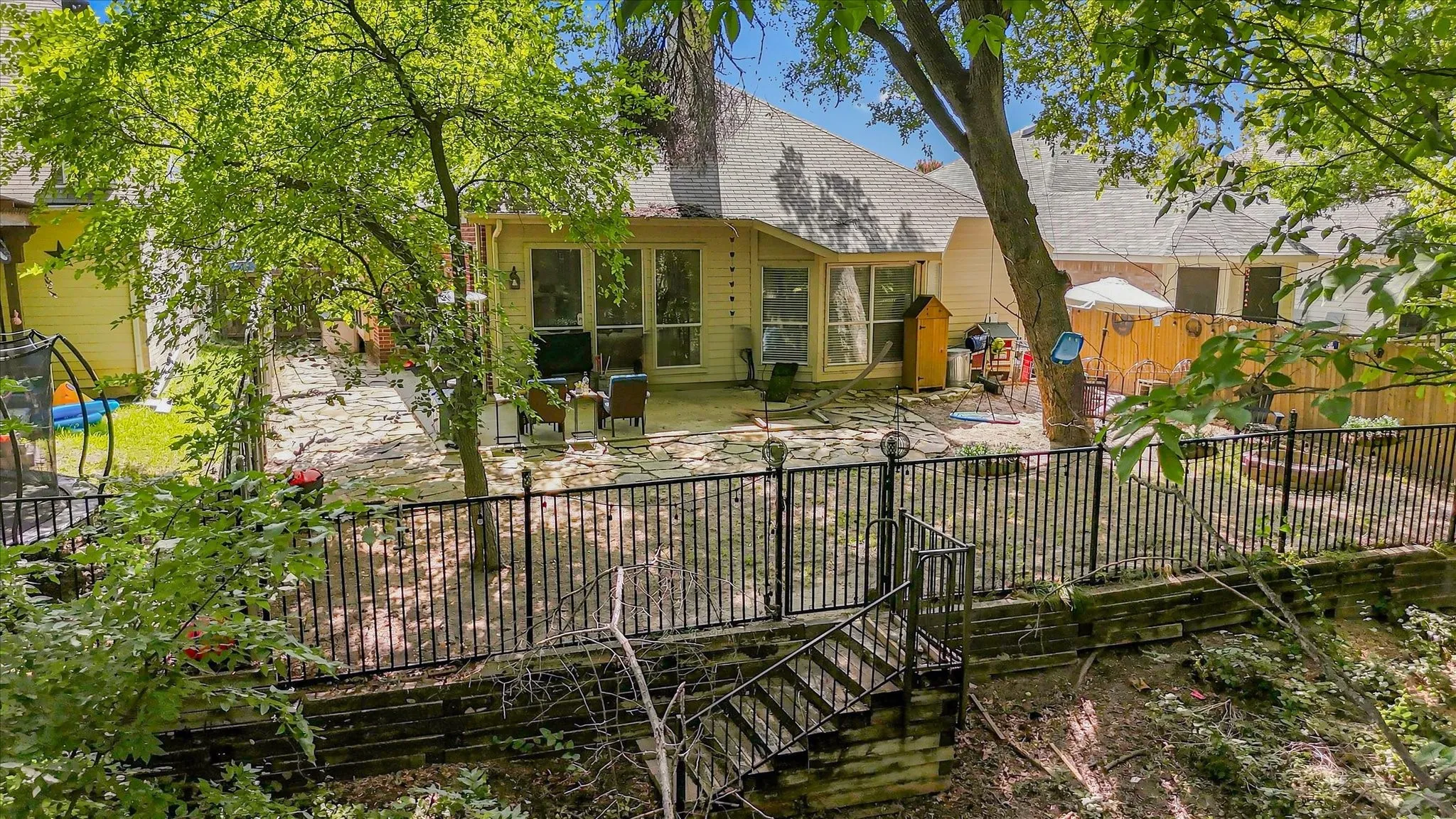 Single Family Residence For Sale in Dallas County , 1621 Nicole Lane, Garland, Texas 75040, 3 Bedroom, 2 Bathroom, 2 Garage spaces, 1,960 Sqft, built in 1999, mls#21358505, Real Estate Agent in Garland, Homes For Sale in Dallas county, Homes For Sale in Garland, Realtor in Garland Texas, Real Estate Brokerage Independent Realty Texas, Luminita Cordes Realtor