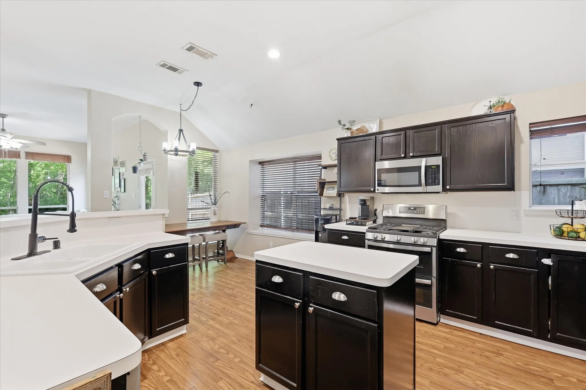 Single Family Residence For Sale in Dallas County , 1621 Nicole Lane, Garland, Texas 75040, 3 Bedroom, 2 Bathroom, 2 Garage spaces, 1,960 Sqft, built in 1999, mls#21358505, Real Estate Agent in Garland, Homes For Sale in Dallas county, Homes For Sale in Garland, Realtor in Garland Texas, Real Estate Brokerage Independent Realty Texas, Luminita Cordes Realtor