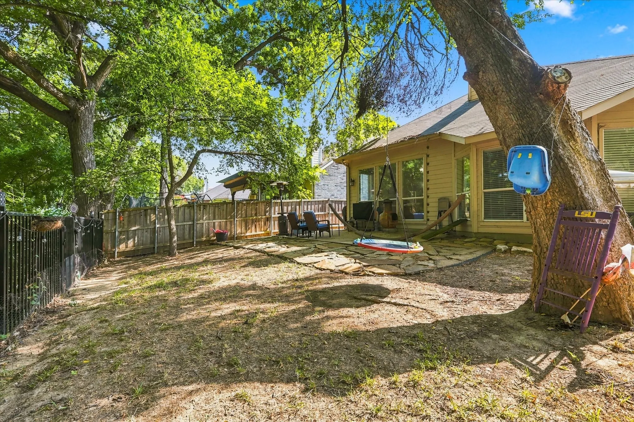 Single Family Residence For Sale in Dallas County , 1621 Nicole Lane, Garland, Texas 75040, 3 Bedroom, 2 Bathroom, 2 Garage spaces, 1,960 Sqft, built in 1999, mls#21358505, Real Estate Agent in Garland, Homes For Sale in Dallas county, Homes For Sale in Garland, Realtor in Garland Texas, Real Estate Brokerage Independent Realty Texas, Luminita Cordes Realtor