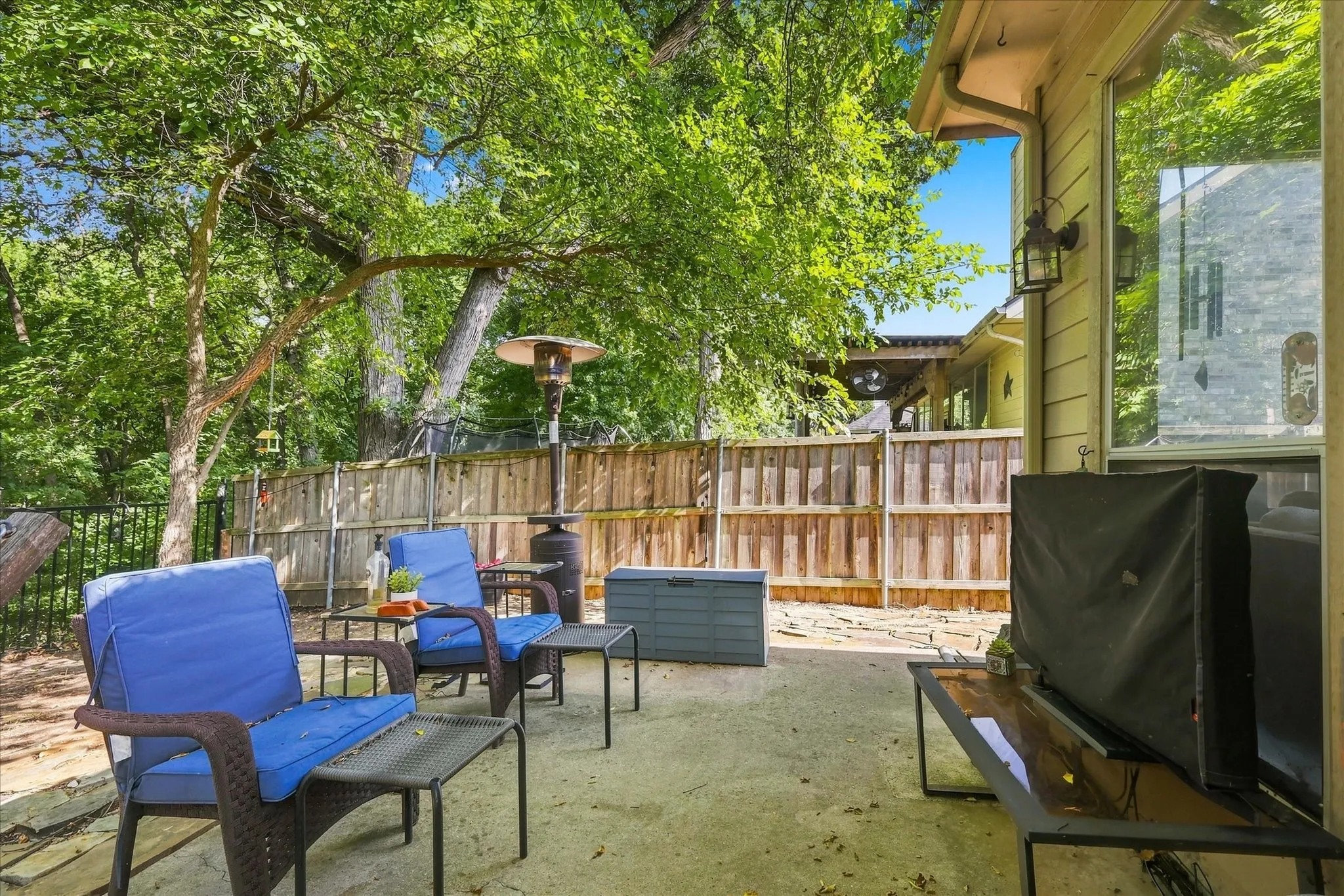 Single Family Residence For Sale in Dallas County , 1621 Nicole Lane, Garland, Texas 75040, 3 Bedroom, 2 Bathroom, 2 Garage spaces, 1,960 Sqft, built in 1999, mls#21358505, Real Estate Agent in Garland, Homes For Sale in Dallas county, Homes For Sale in Garland, Realtor in Garland Texas, Real Estate Brokerage Independent Realty Texas, Luminita Cordes Realtor