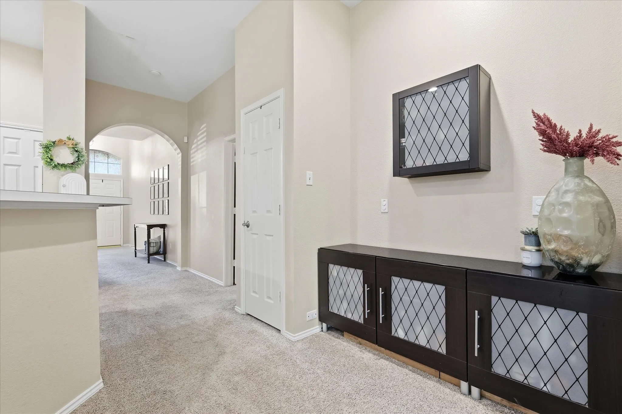Single Family Residence For Sale in Dallas County , 1621 Nicole Lane, Garland, Texas 75040, 3 Bedroom, 2 Bathroom, 2 Garage spaces, 1,960 Sqft, built in 1999, mls#21358505, Real Estate Agent in Garland, Homes For Sale in Dallas county, Homes For Sale in Garland, Realtor in Garland Texas, Real Estate Brokerage Independent Realty Texas, Luminita Cordes Realtor