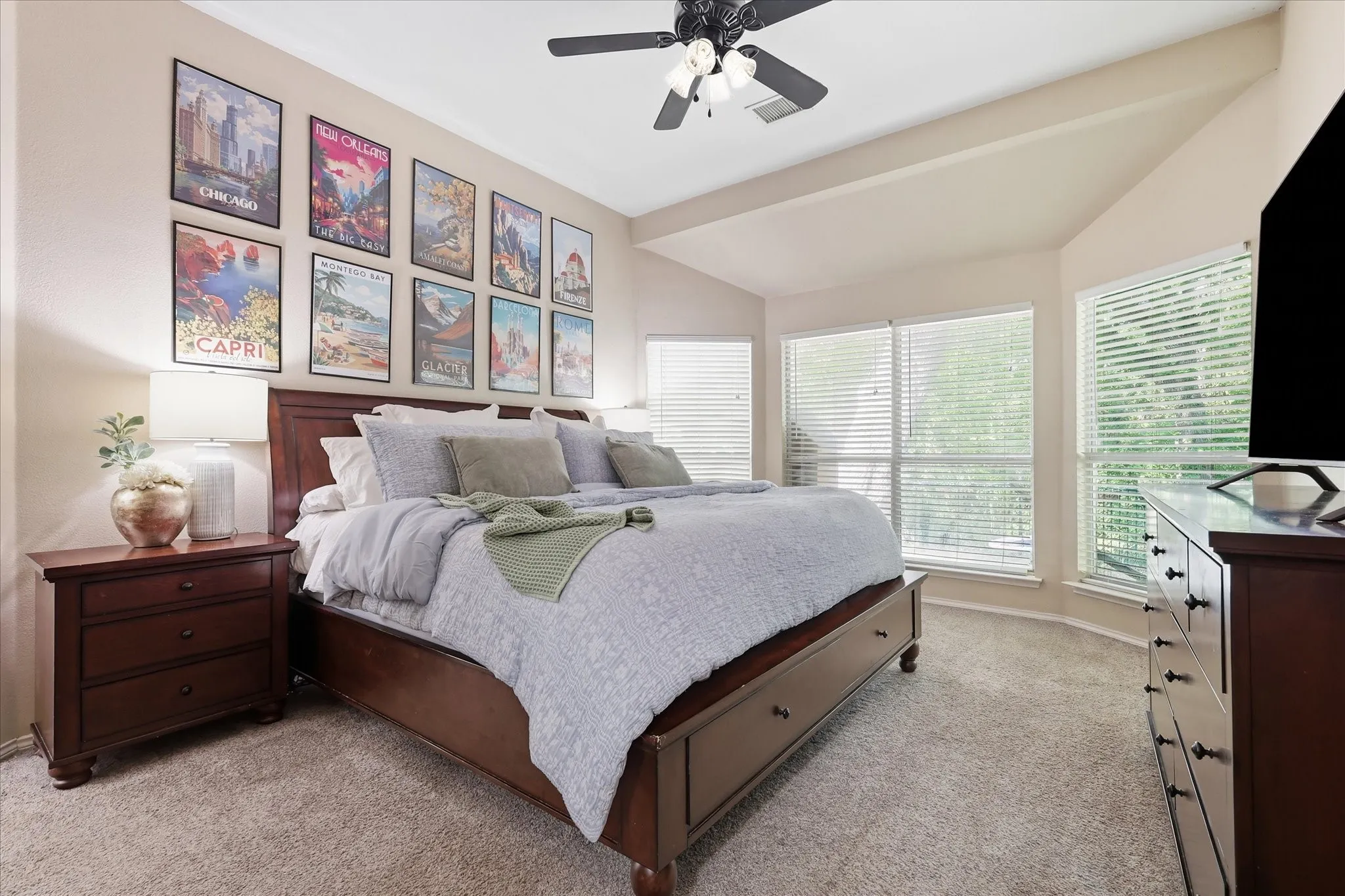 Single Family Residence For Sale in Dallas County , 1621 Nicole Lane, Garland, Texas 75040, 3 Bedroom, 2 Bathroom, 2 Garage spaces, 1,960 Sqft, built in 1999, mls#21358505, Real Estate Agent in Garland, Homes For Sale in Dallas county, Homes For Sale in Garland, Realtor in Garland Texas, Real Estate Brokerage Independent Realty Texas, Luminita Cordes Realtor