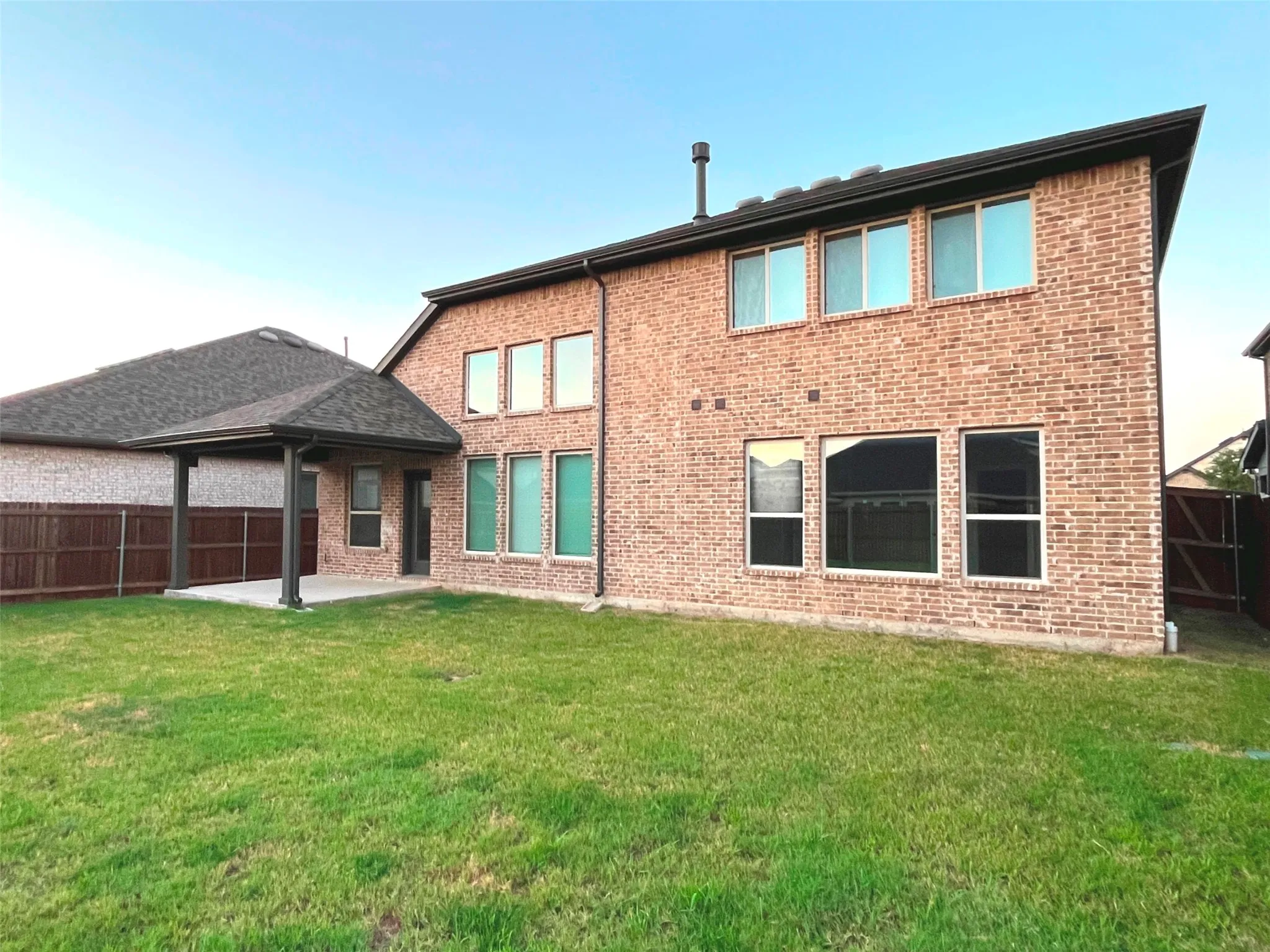 Single Family Residence For Sale in Kaufman County , 1729 Whitney Drive, Forney, Texas 75126, 4 Bedroom, 4 Bathroom, 3 Garage spaces, 3,030 Sqft, built in 2022, mls#21357669, Real Estate Agent in Forney, Homes For Sale in Kaufman county, Homes For Sale in Forney, Realtor in Forney Texas, Real Estate Brokerage Independent Realty Texas, Luminita Cordes Realtor