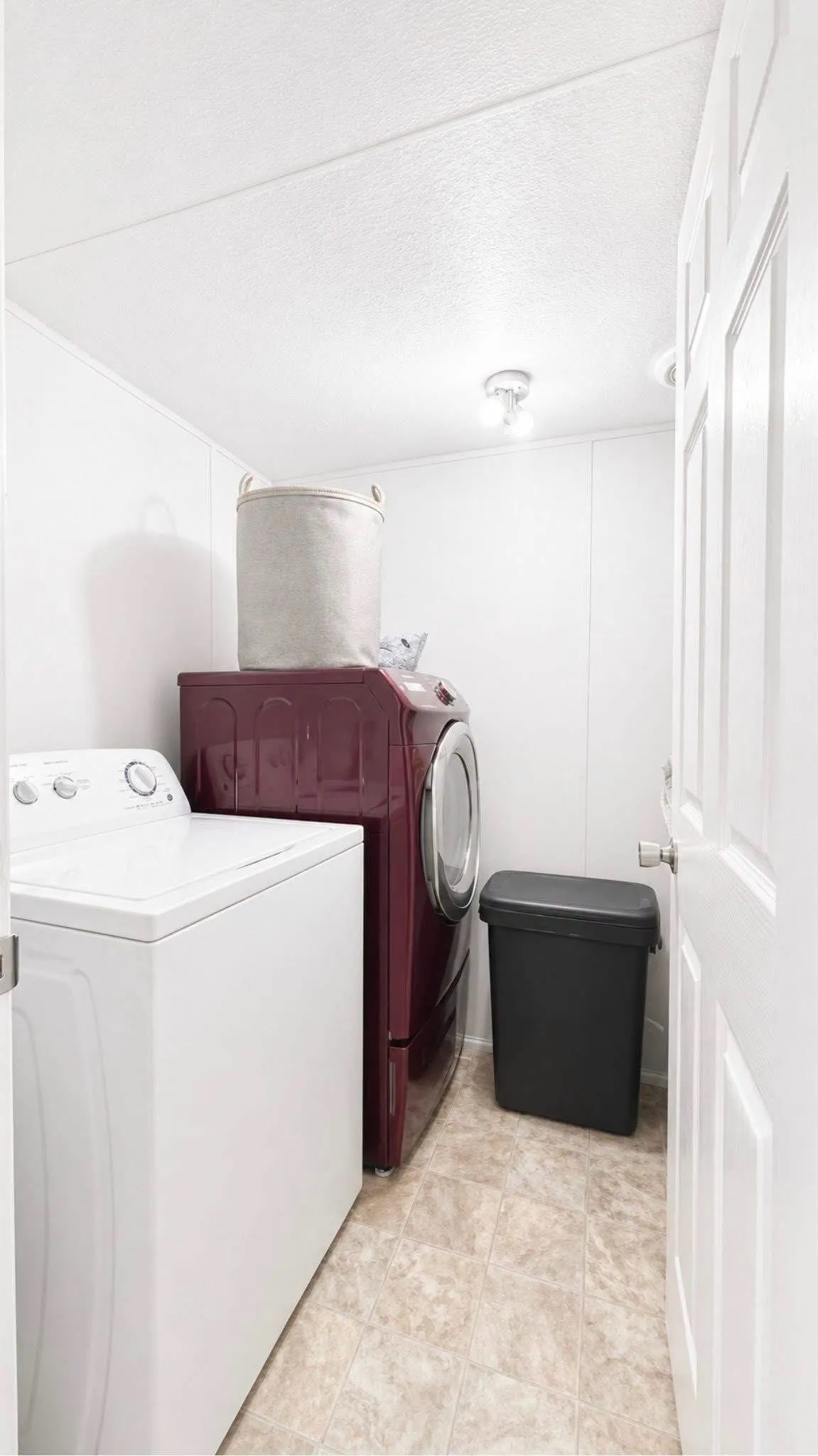 Mobile Home For Sale in Wood County , 232 White Dove Drive, Quitman, Texas 75783, 2 Bedroom, 2 Bathroom, Garage spaces, 896 Sqft, built in 1998, Price $92,000, mls#21358156, Real Estate Agent in Quitman, Homes For Sale in Wood county, Homes For Sale in Quitman, Realtor in Quitman Texas, Real Estate Brokerage Independent Realty Texas, Luminita Cordes Realtor