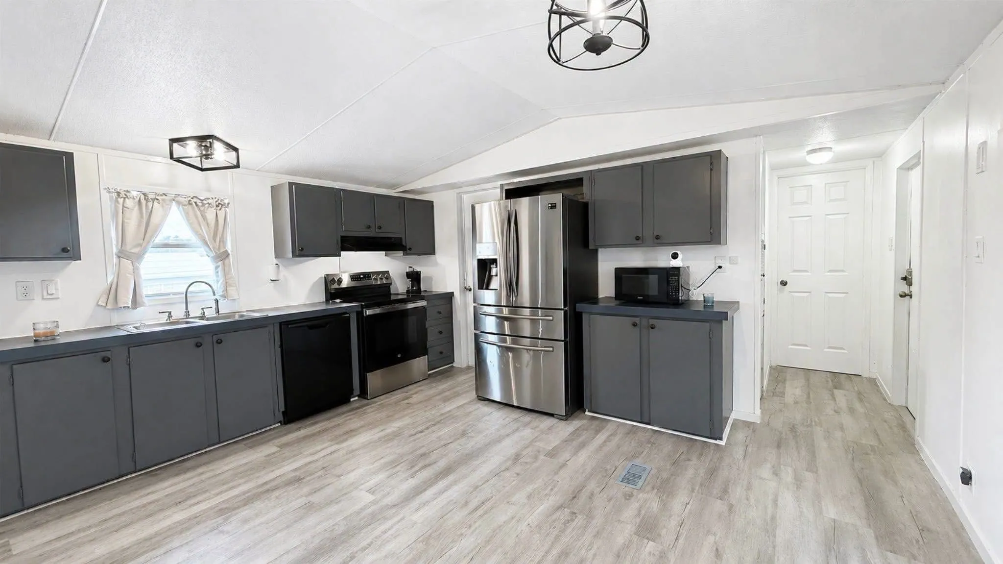Mobile Home For Sale in Wood County , 232 White Dove Drive, Quitman, Texas 75783, 2 Bedroom, 2 Bathroom, Garage spaces, 896 Sqft, built in 1998, Price $92,000, mls#21358156, Real Estate Agent in Quitman, Homes For Sale in Wood county, Homes For Sale in Quitman, Realtor in Quitman Texas, Real Estate Brokerage Independent Realty Texas, Luminita Cordes Realtor