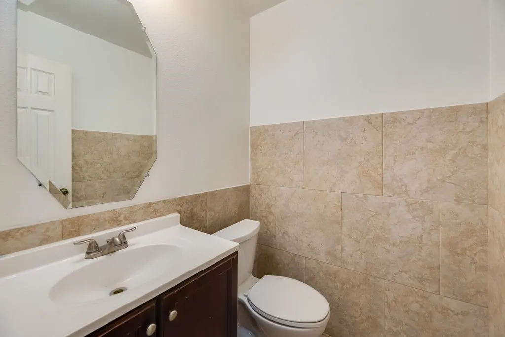 Single Family Residence For Sale in Dallas County , 3913 Goose Creek Parkway, Garland, Texas 75040, 4 Bedroom, 3 Bathroom, 2 Garage spaces, 2,522 Sqft, built in 2003, mls#21357864, Real Estate Agent in Garland, Homes For Sale in Dallas county, Homes For Sale in Garland, Realtor in Garland Texas, Real Estate Brokerage Independent Realty Texas, Luminita Cordes Realtor
