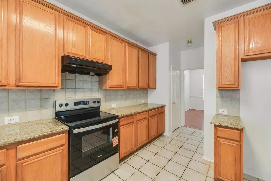 Single Family Residence For Sale in Dallas County , 3913 Goose Creek Parkway, Garland, Texas 75040, 4 Bedroom, 3 Bathroom, 2 Garage spaces, 2,522 Sqft, built in 2003, mls#21357864, Real Estate Agent in Garland, Homes For Sale in Dallas county, Homes For Sale in Garland, Realtor in Garland Texas, Real Estate Brokerage Independent Realty Texas, Luminita Cordes Realtor