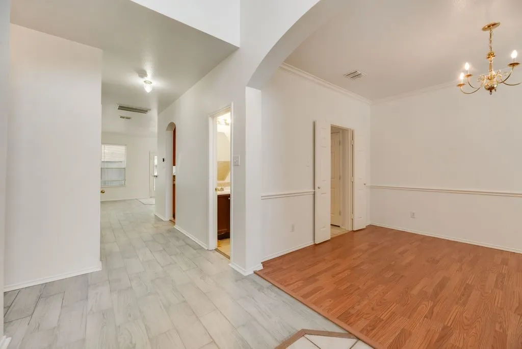 Single Family Residence For Sale in Dallas County , 3913 Goose Creek Parkway, Garland, Texas 75040, 4 Bedroom, 3 Bathroom, 2 Garage spaces, 2,522 Sqft, built in 2003, mls#21357864, Real Estate Agent in Garland, Homes For Sale in Dallas county, Homes For Sale in Garland, Realtor in Garland Texas, Real Estate Brokerage Independent Realty Texas, Luminita Cordes Realtor