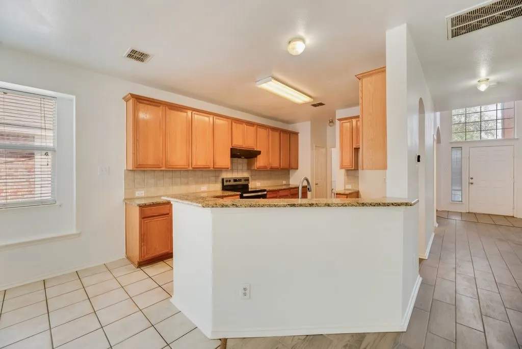 Single Family Residence For Sale in Dallas County , 3913 Goose Creek Parkway, Garland, Texas 75040, 4 Bedroom, 3 Bathroom, 2 Garage spaces, 2,522 Sqft, built in 2003, mls#21357864, Real Estate Agent in Garland, Homes For Sale in Dallas county, Homes For Sale in Garland, Realtor in Garland Texas, Real Estate Brokerage Independent Realty Texas, Luminita Cordes Realtor