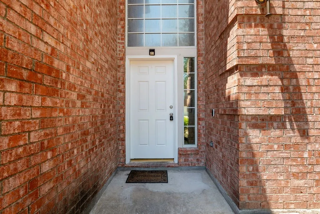 Single Family Residence For Sale in Dallas County , 3913 Goose Creek Parkway, Garland, Texas 75040, 4 Bedroom, 3 Bathroom, 2 Garage spaces, 2,522 Sqft, built in 2003, mls#21357864, Real Estate Agent in Garland, Homes For Sale in Dallas county, Homes For Sale in Garland, Realtor in Garland Texas, Real Estate Brokerage Independent Realty Texas, Luminita Cordes Realtor