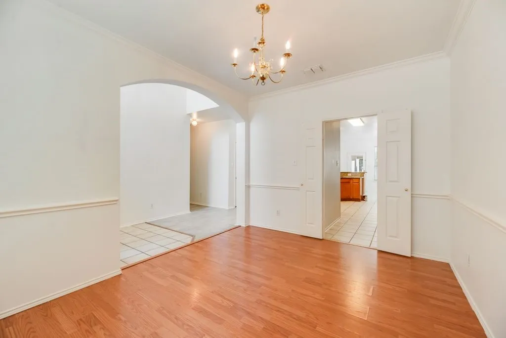 Single Family Residence For Sale in Dallas County , 3913 Goose Creek Parkway, Garland, Texas 75040, 4 Bedroom, 3 Bathroom, 2 Garage spaces, 2,522 Sqft, built in 2003, mls#21357864, Real Estate Agent in Garland, Homes For Sale in Dallas county, Homes For Sale in Garland, Realtor in Garland Texas, Real Estate Brokerage Independent Realty Texas, Luminita Cordes Realtor