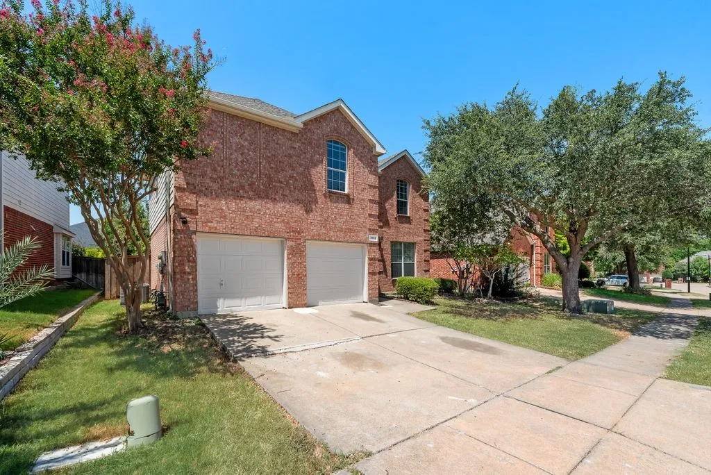 Single Family Residence For Sale in Dallas County , 3913 Goose Creek Parkway, Garland, Texas 75040, 4 Bedroom, 3 Bathroom, 2 Garage spaces, 2,522 Sqft, built in 2003, mls#21357864, Real Estate Agent in Garland, Homes For Sale in Dallas county, Homes For Sale in Garland, Realtor in Garland Texas, Real Estate Brokerage Independent Realty Texas, Luminita Cordes Realtor