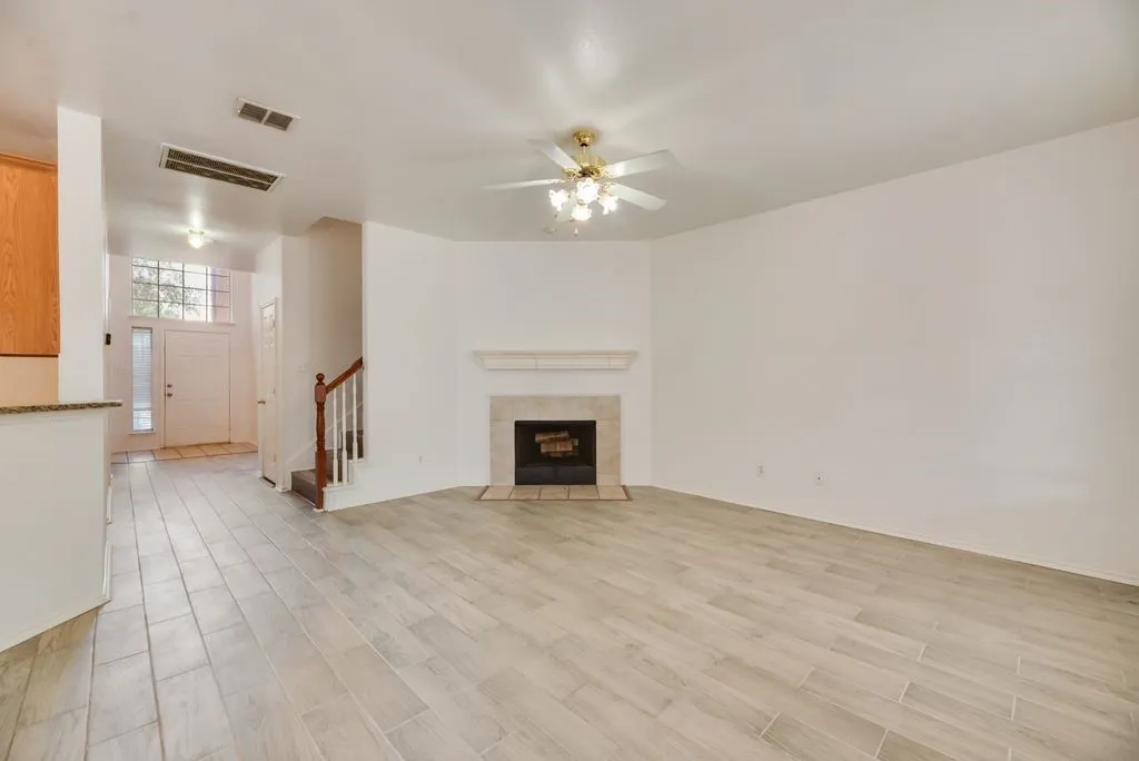 Single Family Residence For Sale in Dallas County , 3913 Goose Creek Parkway, Garland, Texas 75040, 4 Bedroom, 3 Bathroom, 2 Garage spaces, 2,522 Sqft, built in 2003, mls#21357864, Real Estate Agent in Garland, Homes For Sale in Dallas county, Homes For Sale in Garland, Realtor in Garland Texas, Real Estate Brokerage Independent Realty Texas, Luminita Cordes Realtor