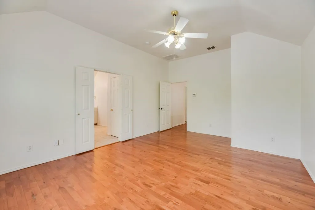 Single Family Residence For Sale in Dallas County , 3913 Goose Creek Parkway, Garland, Texas 75040, 4 Bedroom, 3 Bathroom, 2 Garage spaces, 2,522 Sqft, built in 2003, mls#21357864, Real Estate Agent in Garland, Homes For Sale in Dallas county, Homes For Sale in Garland, Realtor in Garland Texas, Real Estate Brokerage Independent Realty Texas, Luminita Cordes Realtor