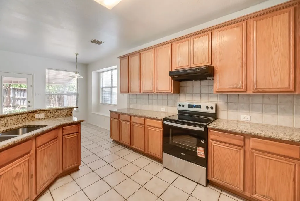 Single Family Residence For Sale in Dallas County , 3913 Goose Creek Parkway, Garland, Texas 75040, 4 Bedroom, 3 Bathroom, 2 Garage spaces, 2,522 Sqft, built in 2003, mls#21357864, Real Estate Agent in Garland, Homes For Sale in Dallas county, Homes For Sale in Garland, Realtor in Garland Texas, Real Estate Brokerage Independent Realty Texas, Luminita Cordes Realtor