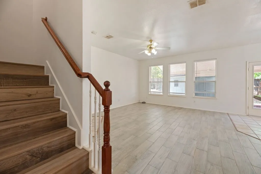 Single Family Residence For Sale in Dallas County , 3913 Goose Creek Parkway, Garland, Texas 75040, 4 Bedroom, 3 Bathroom, 2 Garage spaces, 2,522 Sqft, built in 2003, mls#21357864, Real Estate Agent in Garland, Homes For Sale in Dallas county, Homes For Sale in Garland, Realtor in Garland Texas, Real Estate Brokerage Independent Realty Texas, Luminita Cordes Realtor