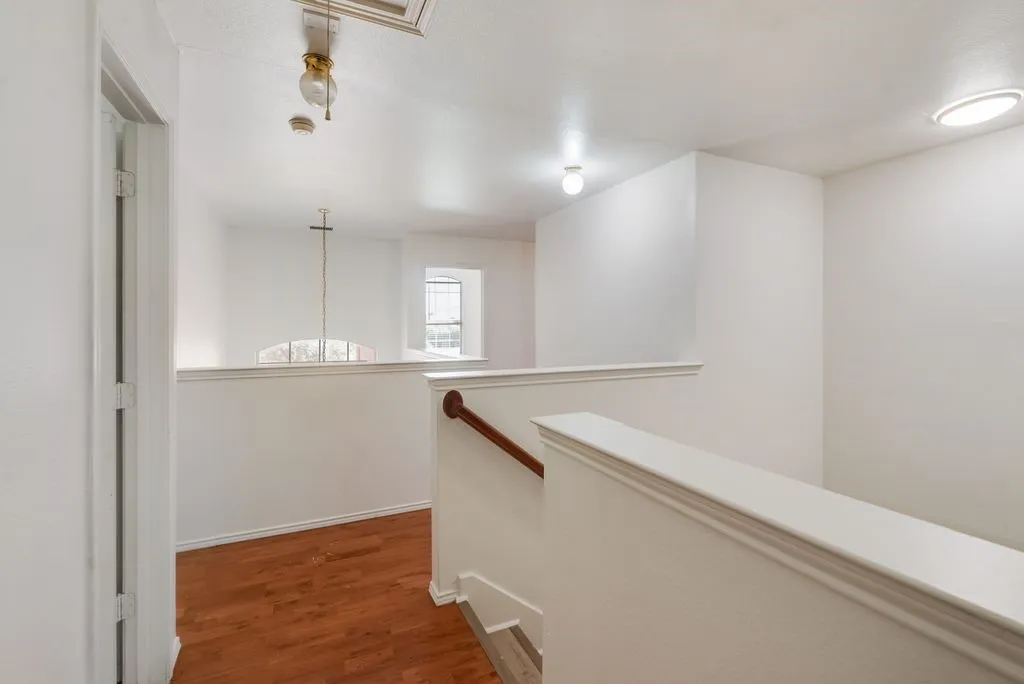 Single Family Residence For Sale in Dallas County , 3913 Goose Creek Parkway, Garland, Texas 75040, 4 Bedroom, 3 Bathroom, 2 Garage spaces, 2,522 Sqft, built in 2003, mls#21357864, Real Estate Agent in Garland, Homes For Sale in Dallas county, Homes For Sale in Garland, Realtor in Garland Texas, Real Estate Brokerage Independent Realty Texas, Luminita Cordes Realtor