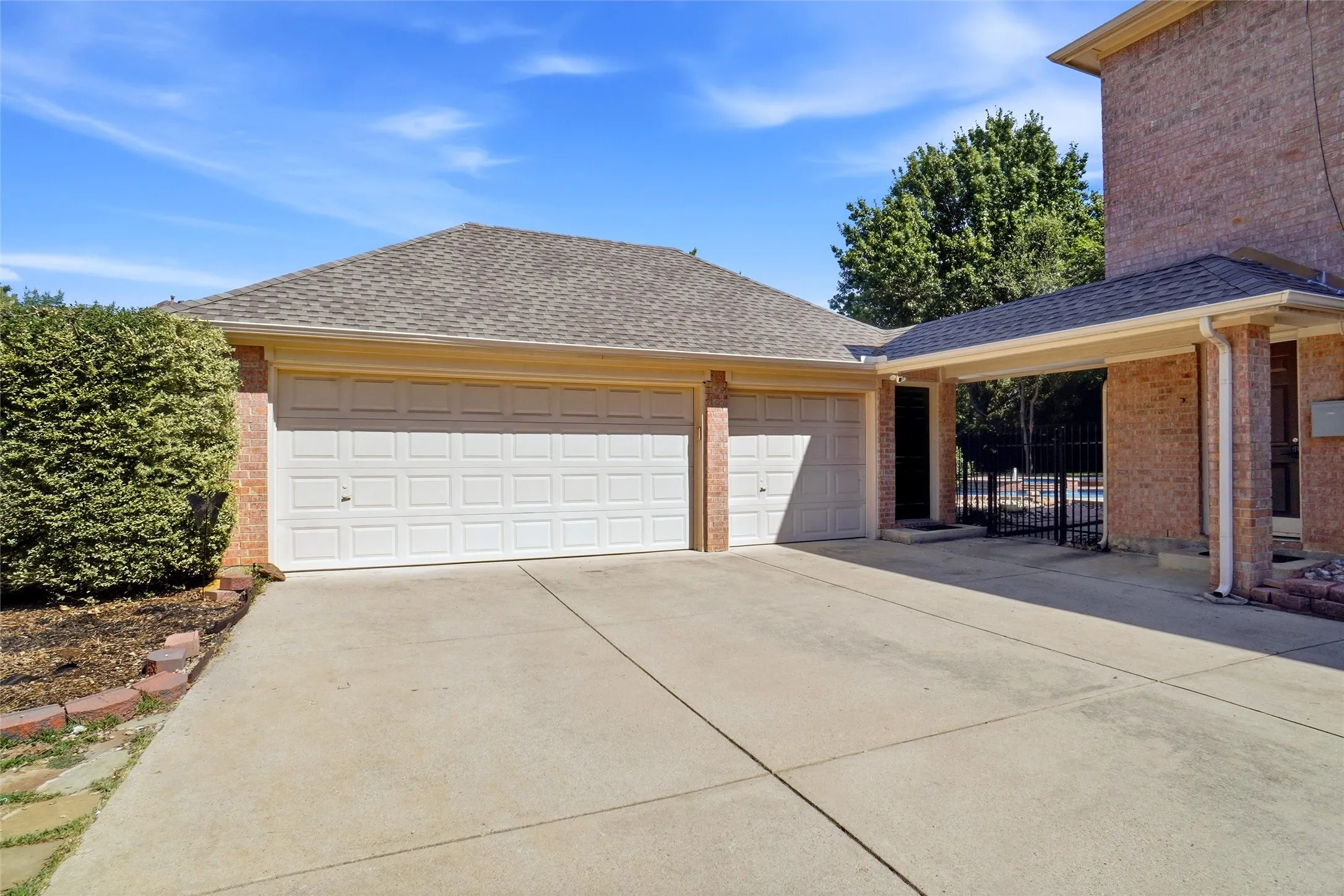 Single Family Residence For Sale in Denton County , 1717 Briaroaks Drive, Flower Mound, Texas 75028, 5 Bedroom, 4 Bathroom, 3 Garage spaces, 3,423 Sqft, built in 1997, mls#21358317, Real Estate Agent in Flower Mound, Homes For Sale in Denton county, Homes For Sale in Flower Mound, Realtor in Flower Mound Texas, Real Estate Brokerage Independent Realty Texas, Luminita Cordes Realtor