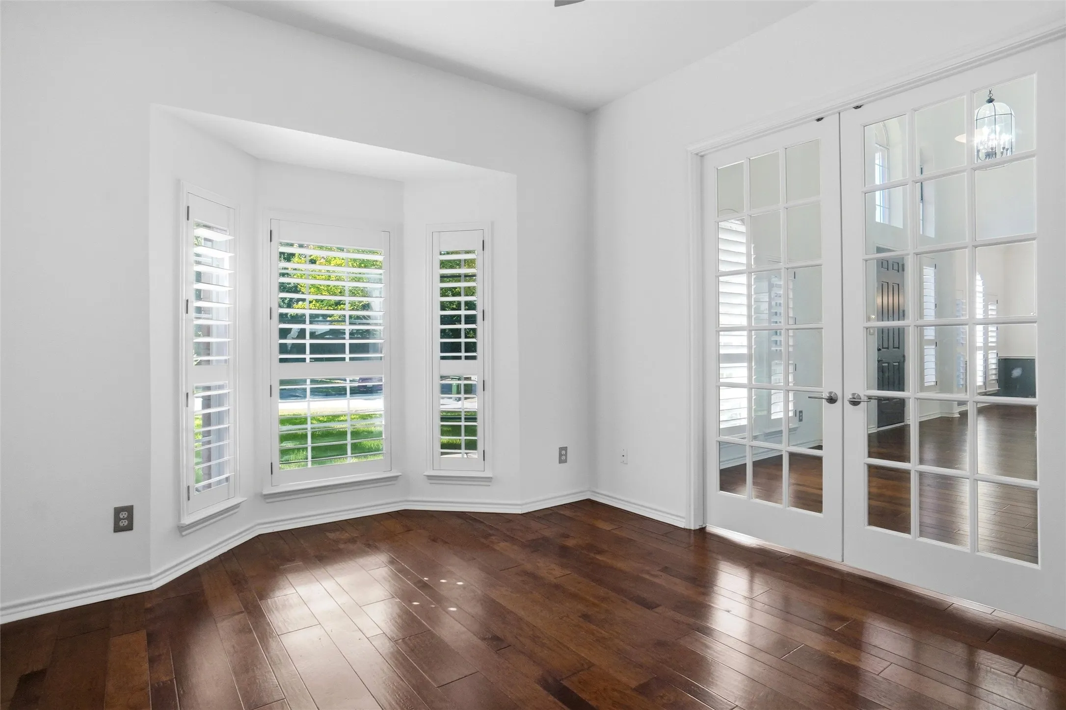Single Family Residence For Sale in Denton County , 1717 Briaroaks Drive, Flower Mound, Texas 75028, 5 Bedroom, 4 Bathroom, 3 Garage spaces, 3,423 Sqft, built in 1997, mls#21358317, Real Estate Agent in Flower Mound, Homes For Sale in Denton county, Homes For Sale in Flower Mound, Realtor in Flower Mound Texas, Real Estate Brokerage Independent Realty Texas, Luminita Cordes Realtor