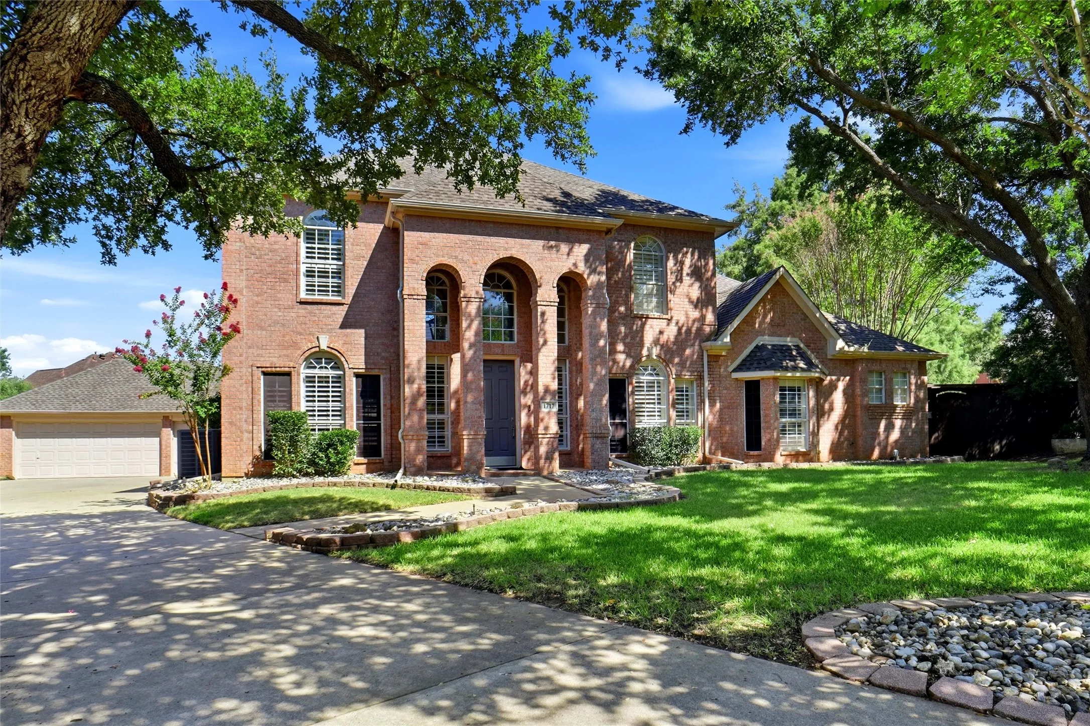 Single Family Residence For Sale in Denton County , 1717 Briaroaks Drive, Flower Mound, Texas 75028, 5 Bedroom, 4 Bathroom, 3 Garage spaces, 3,423 Sqft, built in 1997, mls#21358317, Real Estate Agent in Flower Mound, Homes For Sale in Denton county, Homes For Sale in Flower Mound, Realtor in Flower Mound Texas, Real Estate Brokerage Independent Realty Texas, Luminita Cordes Realtor