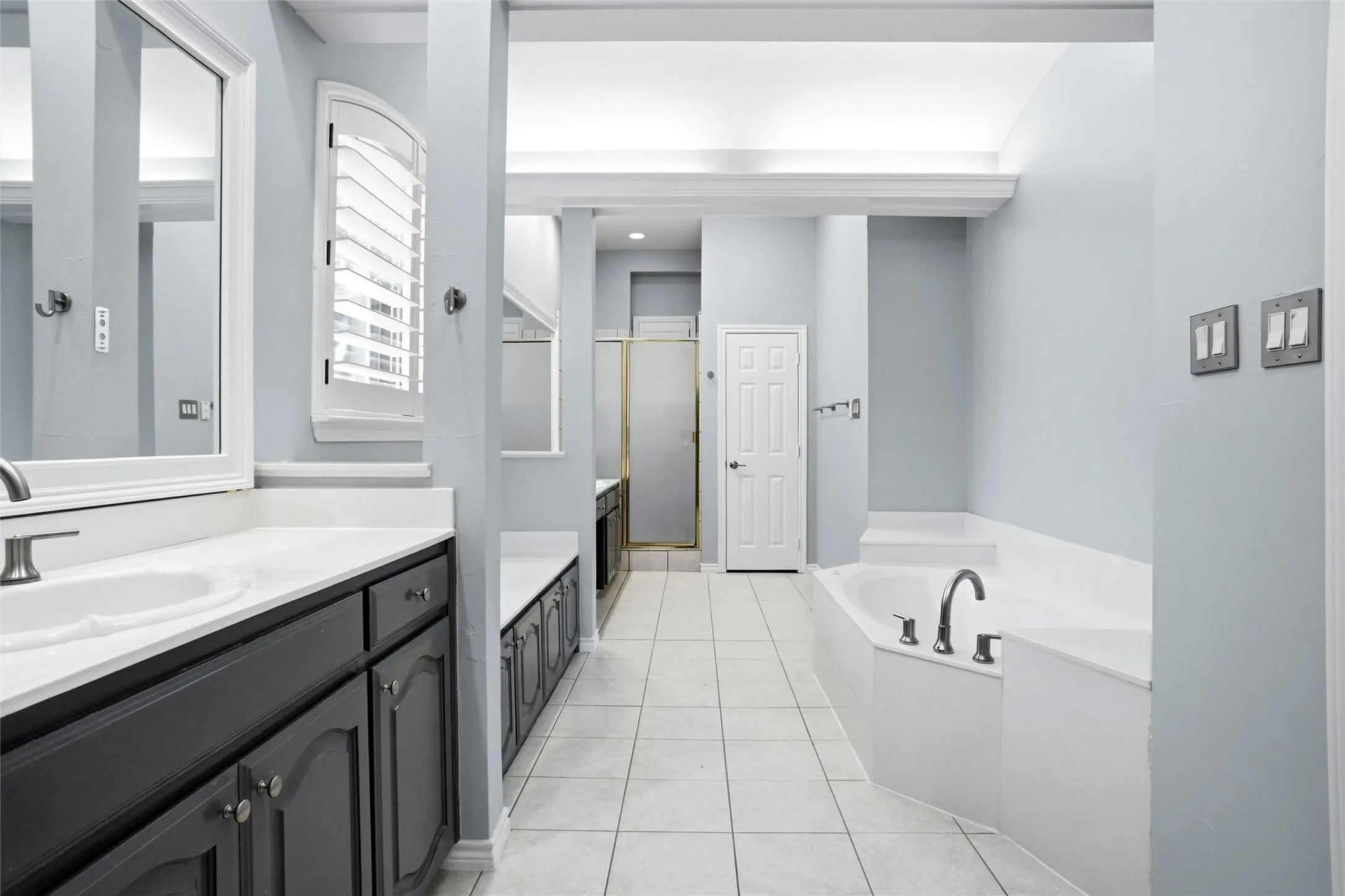 Single Family Residence For Sale in Denton County , 1717 Briaroaks Drive, Flower Mound, Texas 75028, 5 Bedroom, 4 Bathroom, 3 Garage spaces, 3,423 Sqft, built in 1997, mls#21358317, Real Estate Agent in Flower Mound, Homes For Sale in Denton county, Homes For Sale in Flower Mound, Realtor in Flower Mound Texas, Real Estate Brokerage Independent Realty Texas, Luminita Cordes Realtor