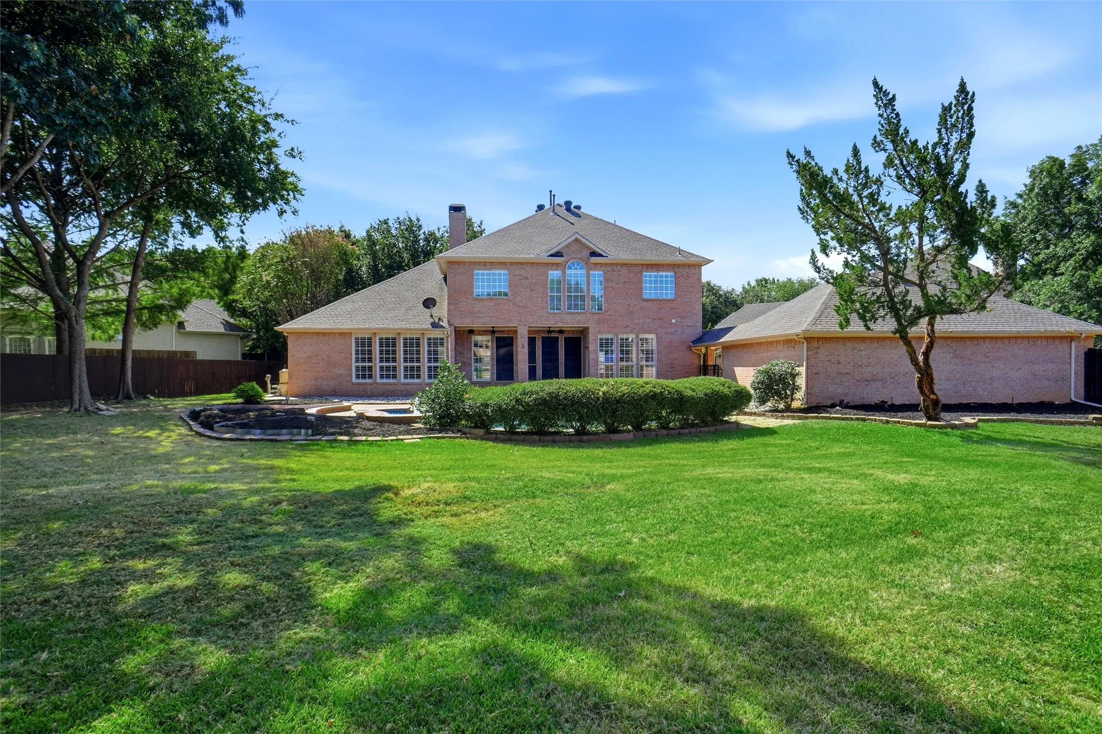Single Family Residence For Sale in Denton County , 1717 Briaroaks Drive, Flower Mound, Texas 75028, 5 Bedroom, 4 Bathroom, 3 Garage spaces, 3,423 Sqft, built in 1997, mls#21358317, Real Estate Agent in Flower Mound, Homes For Sale in Denton county, Homes For Sale in Flower Mound, Realtor in Flower Mound Texas, Real Estate Brokerage Independent Realty Texas, Luminita Cordes Realtor