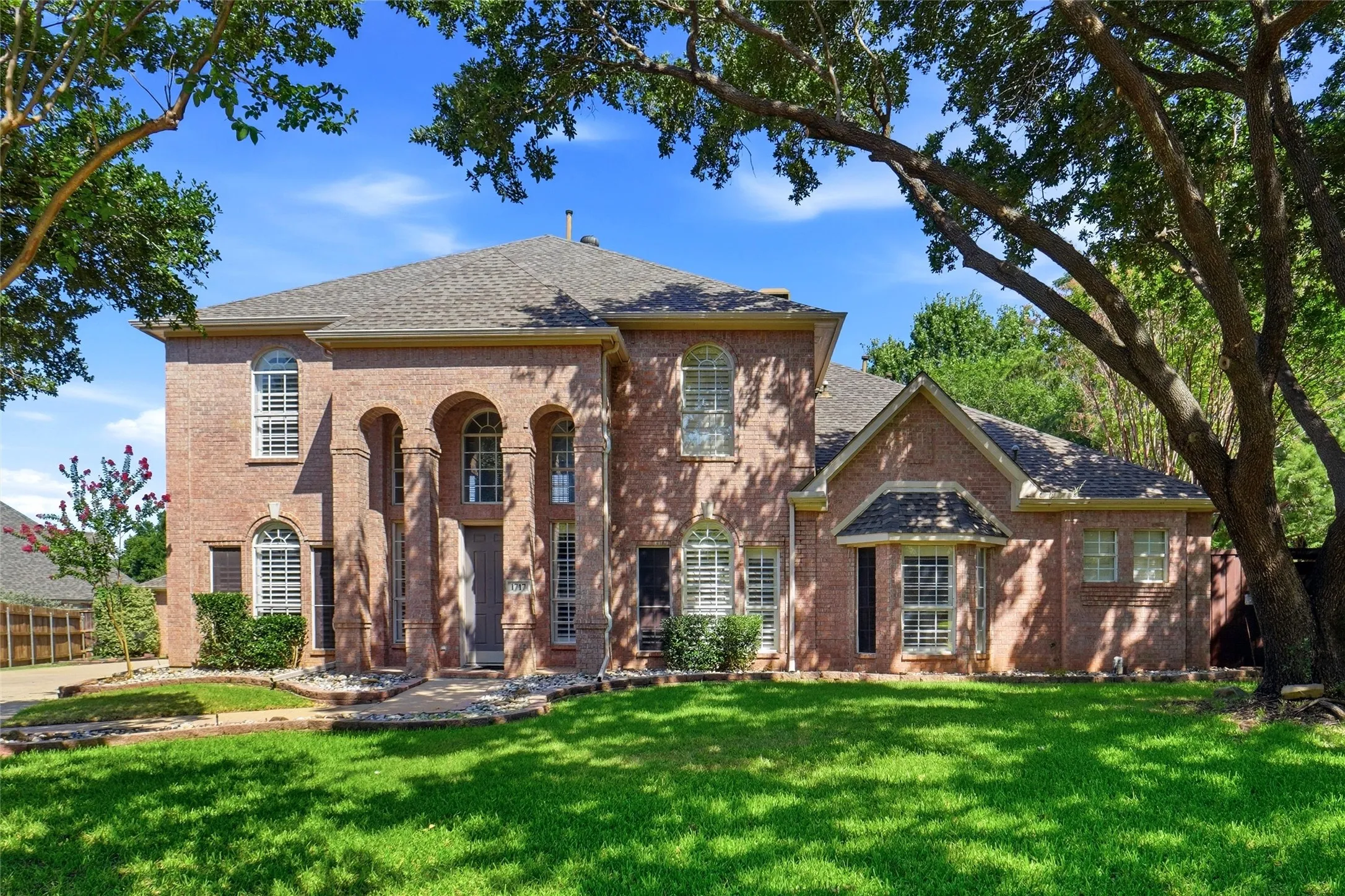 Single Family Residence For Sale in Denton County , 1717 Briaroaks Drive, Flower Mound, Texas 75028, 5 Bedroom, 4 Bathroom, 3 Garage spaces, 3,423 Sqft, built in 1997, mls#21358317, Real Estate Agent in Flower Mound, Homes For Sale in Denton county, Homes For Sale in Flower Mound, Realtor in Flower Mound Texas, Real Estate Brokerage Independent Realty Texas, Luminita Cordes Realtor