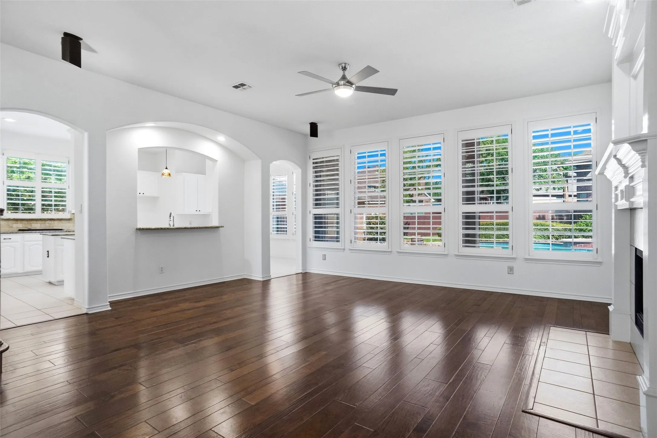 Single Family Residence For Sale in Denton County , 1717 Briaroaks Drive, Flower Mound, Texas 75028, 5 Bedroom, 4 Bathroom, 3 Garage spaces, 3,423 Sqft, built in 1997, mls#21358317, Real Estate Agent in Flower Mound, Homes For Sale in Denton county, Homes For Sale in Flower Mound, Realtor in Flower Mound Texas, Real Estate Brokerage Independent Realty Texas, Luminita Cordes Realtor