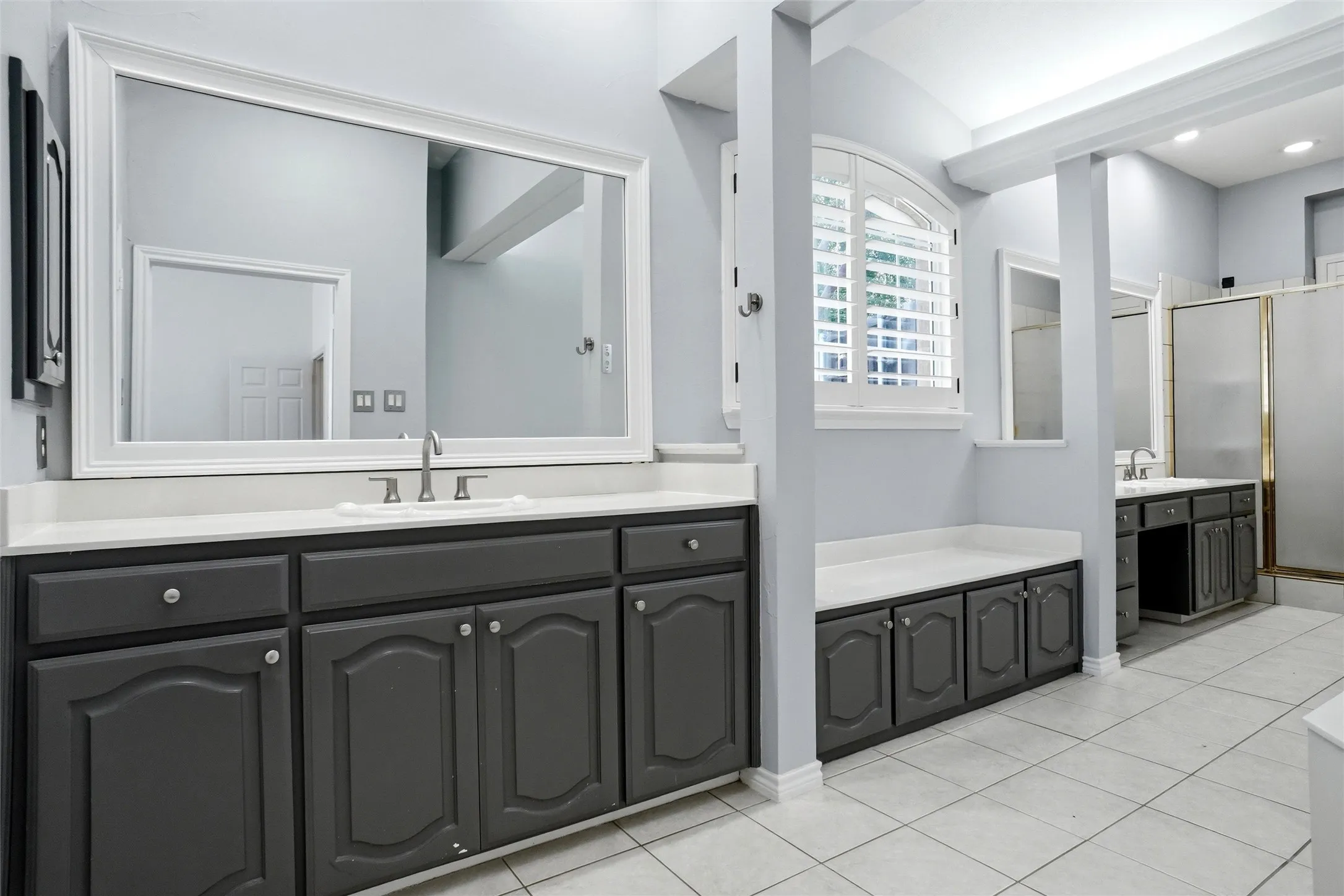 Single Family Residence For Sale in Denton County , 1717 Briaroaks Drive, Flower Mound, Texas 75028, 5 Bedroom, 4 Bathroom, 3 Garage spaces, 3,423 Sqft, built in 1997, mls#21358317, Real Estate Agent in Flower Mound, Homes For Sale in Denton county, Homes For Sale in Flower Mound, Realtor in Flower Mound Texas, Real Estate Brokerage Independent Realty Texas, Luminita Cordes Realtor