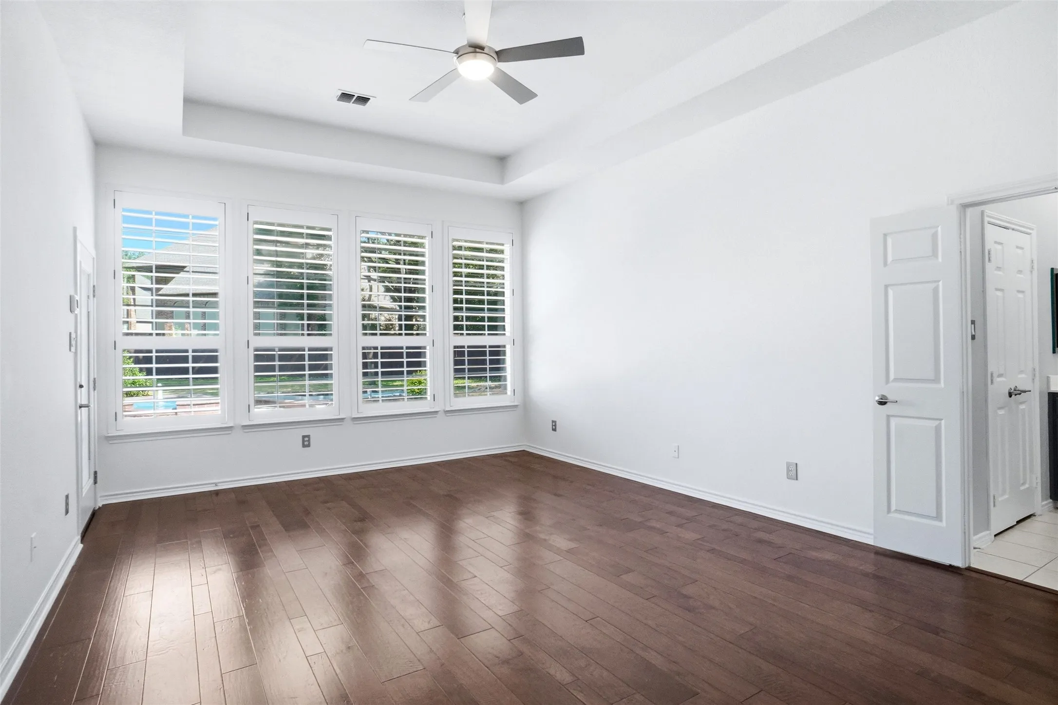 Single Family Residence For Sale in Denton County , 1717 Briaroaks Drive, Flower Mound, Texas 75028, 5 Bedroom, 4 Bathroom, 3 Garage spaces, 3,423 Sqft, built in 1997, mls#21358317, Real Estate Agent in Flower Mound, Homes For Sale in Denton county, Homes For Sale in Flower Mound, Realtor in Flower Mound Texas, Real Estate Brokerage Independent Realty Texas, Luminita Cordes Realtor