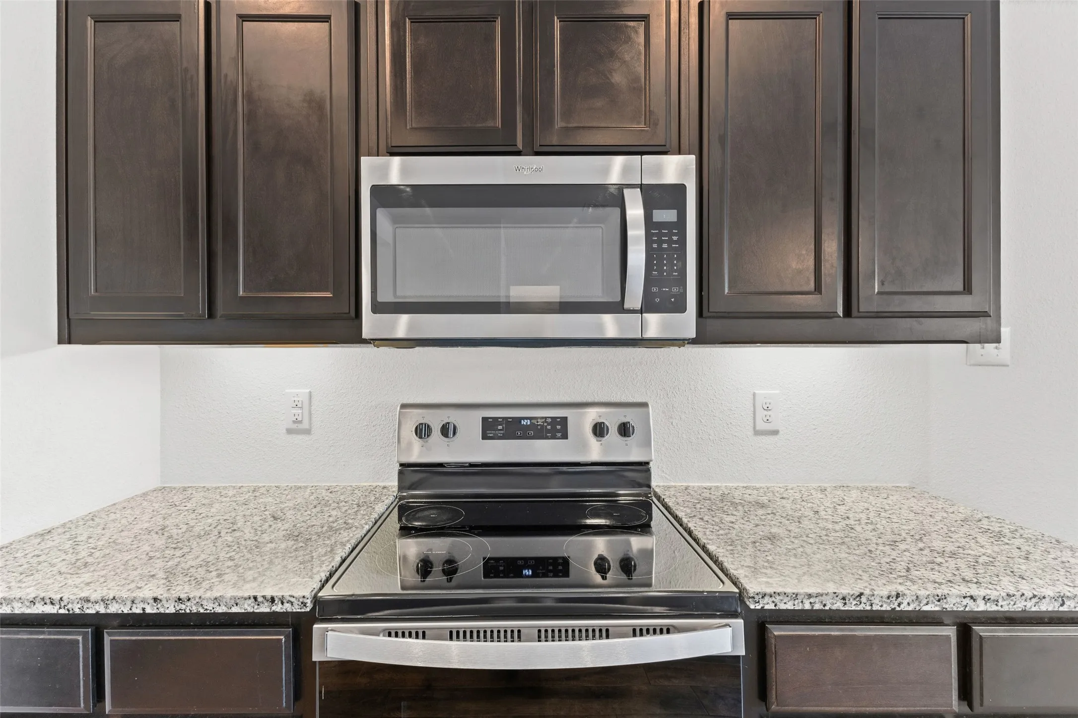 Stainless appliances and so many cabinets