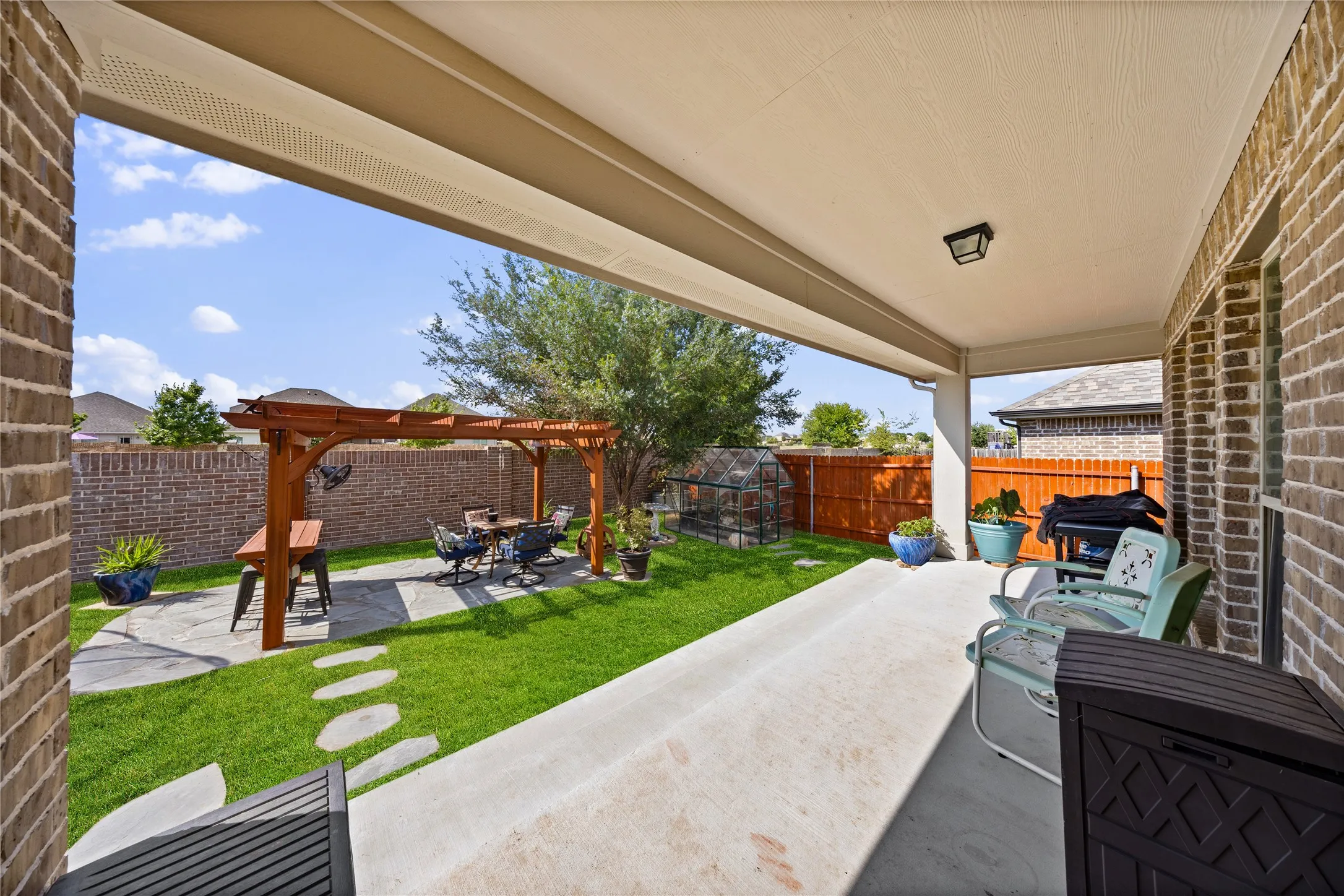 Single Family Residence For Sale in Rockwall County , 949 Mangrove Drive, Fate, Texas 75087, 4 Bedroom, 3 Bathroom, 3 Garage spaces, 2,333 Sqft, built in 2017, mls#21352903, Real Estate Agent in Fate, Homes For Sale in Rockwall county, Homes For Sale in Fate, Realtor in Fate Texas, Real Estate Brokerage Independent Realty Texas, Luminita Cordes Realtor