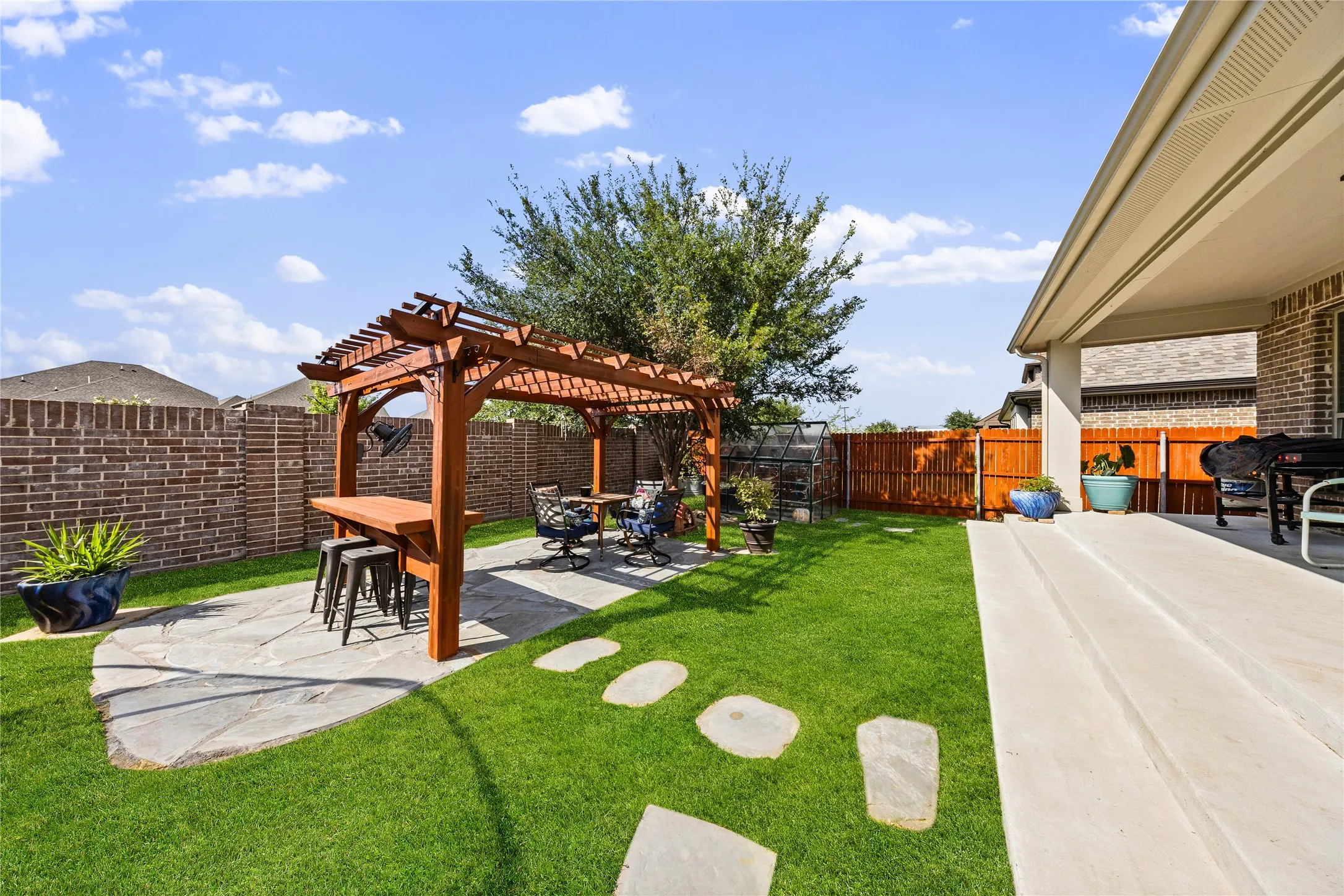 Single Family Residence For Sale in Rockwall County , 949 Mangrove Drive, Fate, Texas 75087, 4 Bedroom, 3 Bathroom, 3 Garage spaces, 2,333 Sqft, built in 2017, mls#21352903, Real Estate Agent in Fate, Homes For Sale in Rockwall county, Homes For Sale in Fate, Realtor in Fate Texas, Real Estate Brokerage Independent Realty Texas, Luminita Cordes Realtor