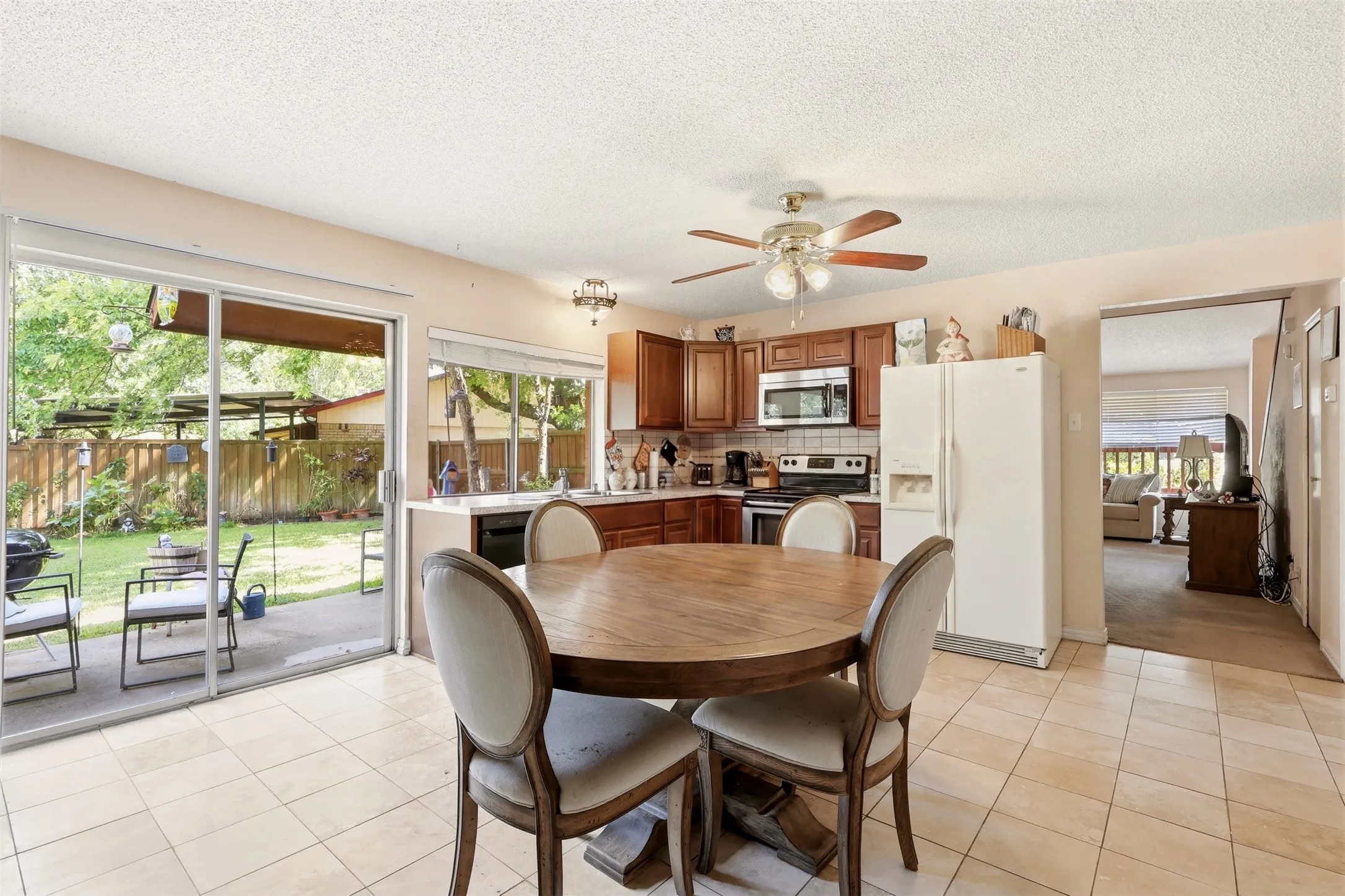 Single Family Residence For Sale in Collin County , 3609 Sherrye Place, Plano, Texas 75074, 3 Bedroom, 2 Bathroom, 2 Garage spaces, 1,475 Sqft, built in 1975, mls#21358523, Real Estate Agent in Plano, Homes For Sale in Collin county, Homes For Sale in Plano, Realtor in Plano Texas, Real Estate Brokerage Independent Realty Texas, Luminita Cordes Realtor