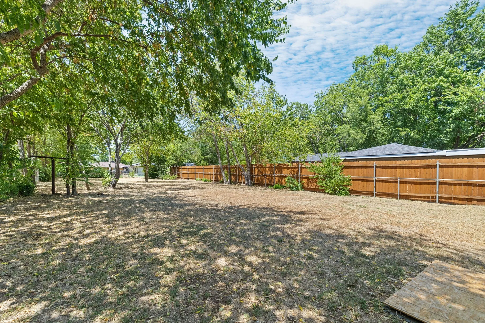 Single Family Residence For Sale in Tarrant County , 3032 Marys Lane, Fort Worth, Texas 76116, 2 Bedroom, 1 Bathroom, 1 Garage spaces, 1,019 Sqft, built in 1952, mls#21350355, Real Estate Agent in Fort Worth, Homes For Sale in Tarrant county, Homes For Sale in Fort Worth, Realtor in Fort Worth Texas, Real Estate Brokerage Independent Realty Texas, Luminita Cordes Realtor