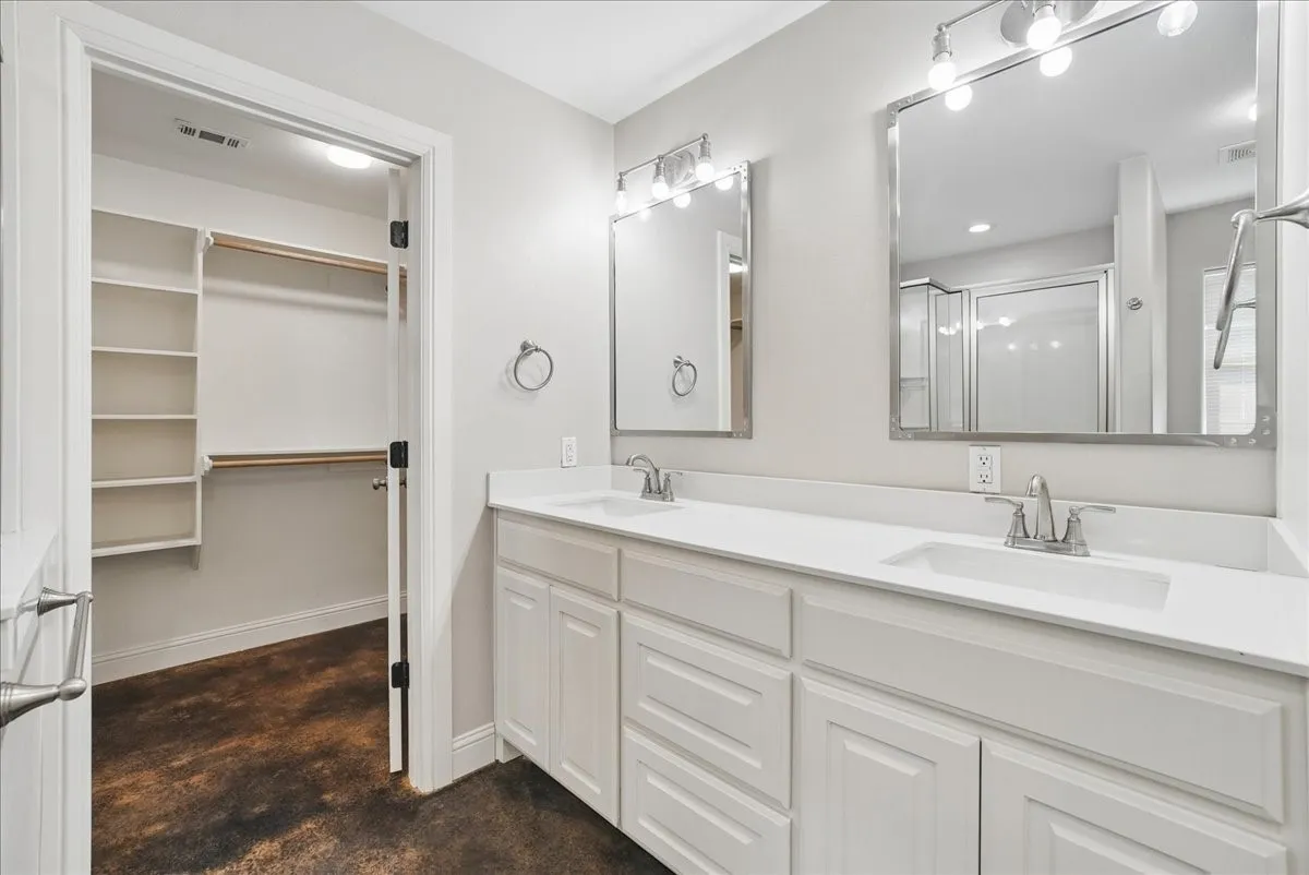 Single Family Residence For Rent in Grayson County , 501 E Day Street, Denison, Texas 75021, 3 Bedroom, 2 Bathroom, Garage spaces, 1,214 Sqft, built in 2022, mls#21358537, Real Estate Agent in Denison, Homes For Rent in Grayson county, Homes For Rent in Denison, Realtor in Denison Texas, Real Estate Brokerage Independent Realty Texas, Luminita Cordes Realtor