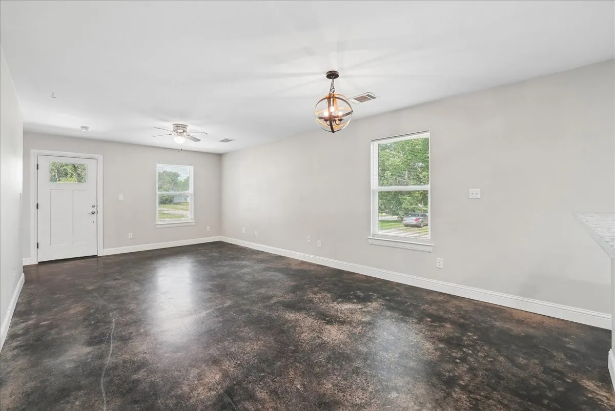 Single Family Residence For Rent in Grayson County , 501 E Day Street, Denison, Texas 75021, 3 Bedroom, 2 Bathroom, Garage spaces, 1,214 Sqft, built in 2022, mls#21358537, Real Estate Agent in Denison, Homes For Rent in Grayson county, Homes For Rent in Denison, Realtor in Denison Texas, Real Estate Brokerage Independent Realty Texas, Luminita Cordes Realtor