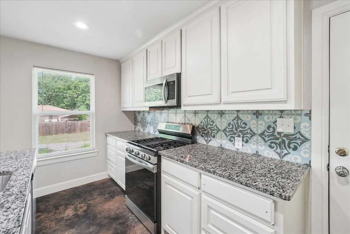 Single Family Residence For Rent in Grayson County , 501 E Day Street, Denison, Texas 75021, 3 Bedroom, 2 Bathroom, Garage spaces, 1,214 Sqft, built in 2022, mls#21358537, Real Estate Agent in Denison, Homes For Rent in Grayson county, Homes For Rent in Denison, Realtor in Denison Texas, Real Estate Brokerage Independent Realty Texas, Luminita Cordes Realtor