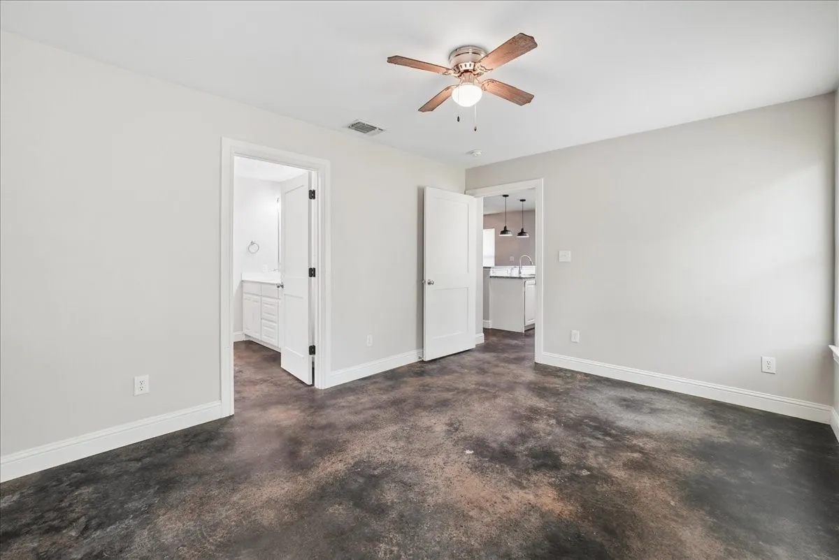 Single Family Residence For Rent in Grayson County , 501 E Day Street, Denison, Texas 75021, 3 Bedroom, 2 Bathroom, Garage spaces, 1,214 Sqft, built in 2022, mls#21358537, Real Estate Agent in Denison, Homes For Rent in Grayson county, Homes For Rent in Denison, Realtor in Denison Texas, Real Estate Brokerage Independent Realty Texas, Luminita Cordes Realtor